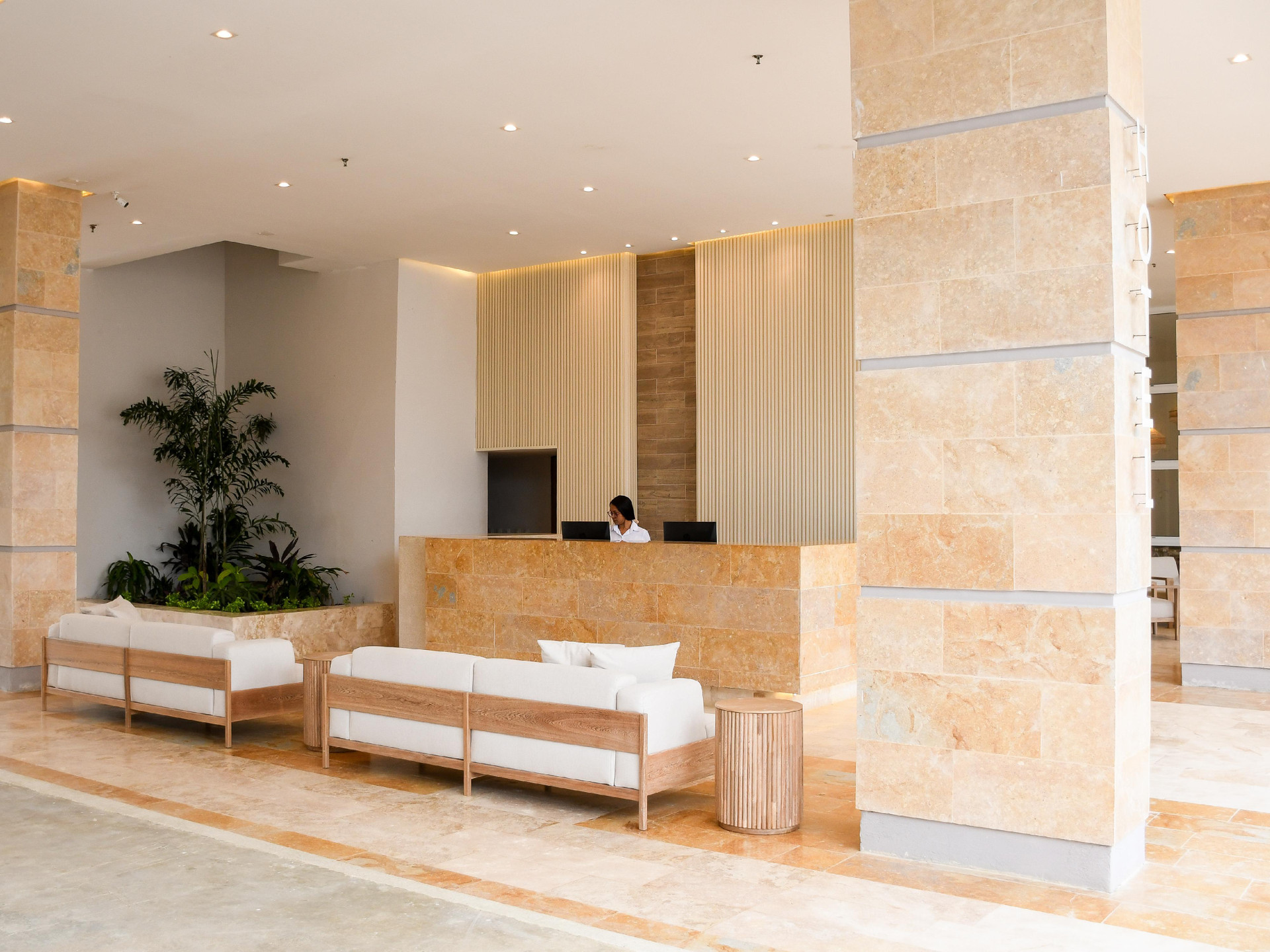 Vista Lobby Ciela Hotel