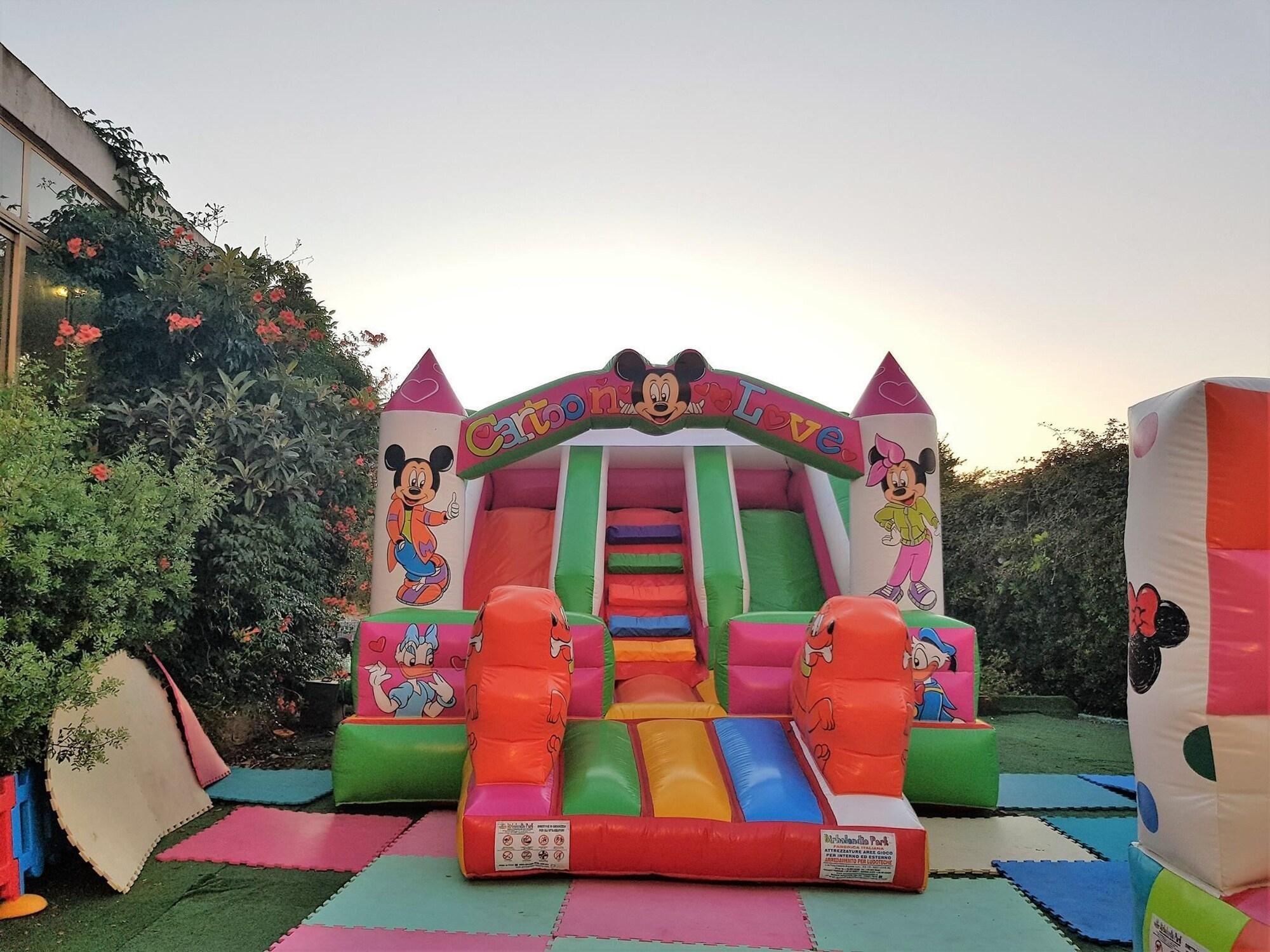 Instalaciones Recreativas Hotel La Vela