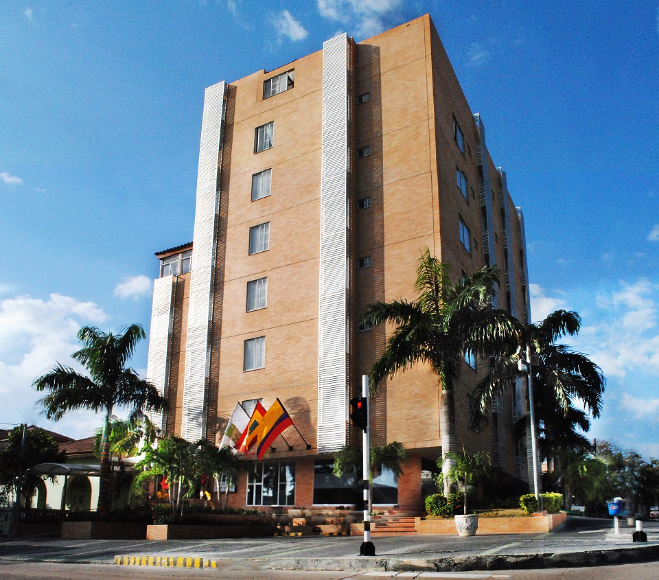 Vista Exterior Apartahotel Torre del Prado