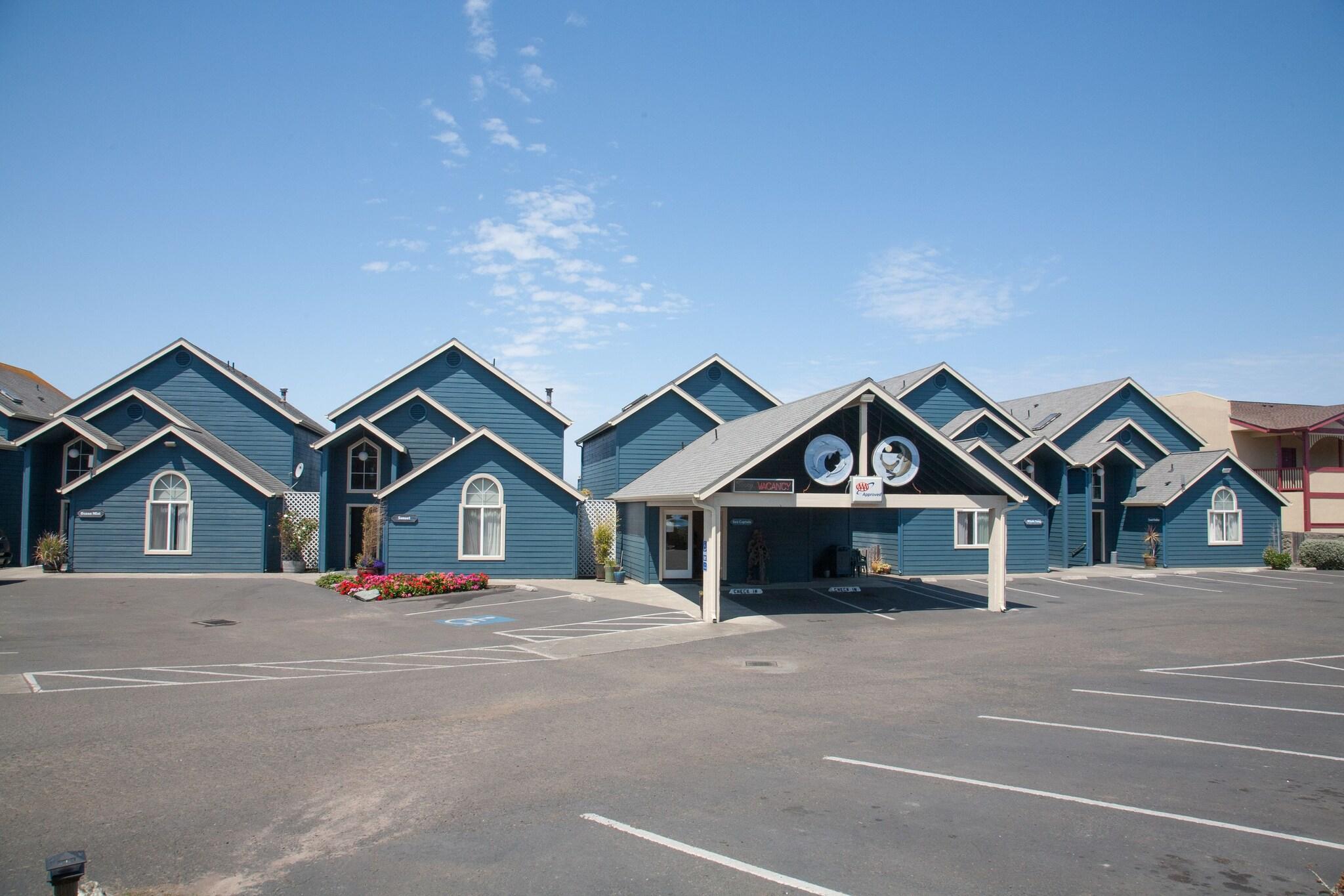 Vista Exterior Surf & Sand Lodge