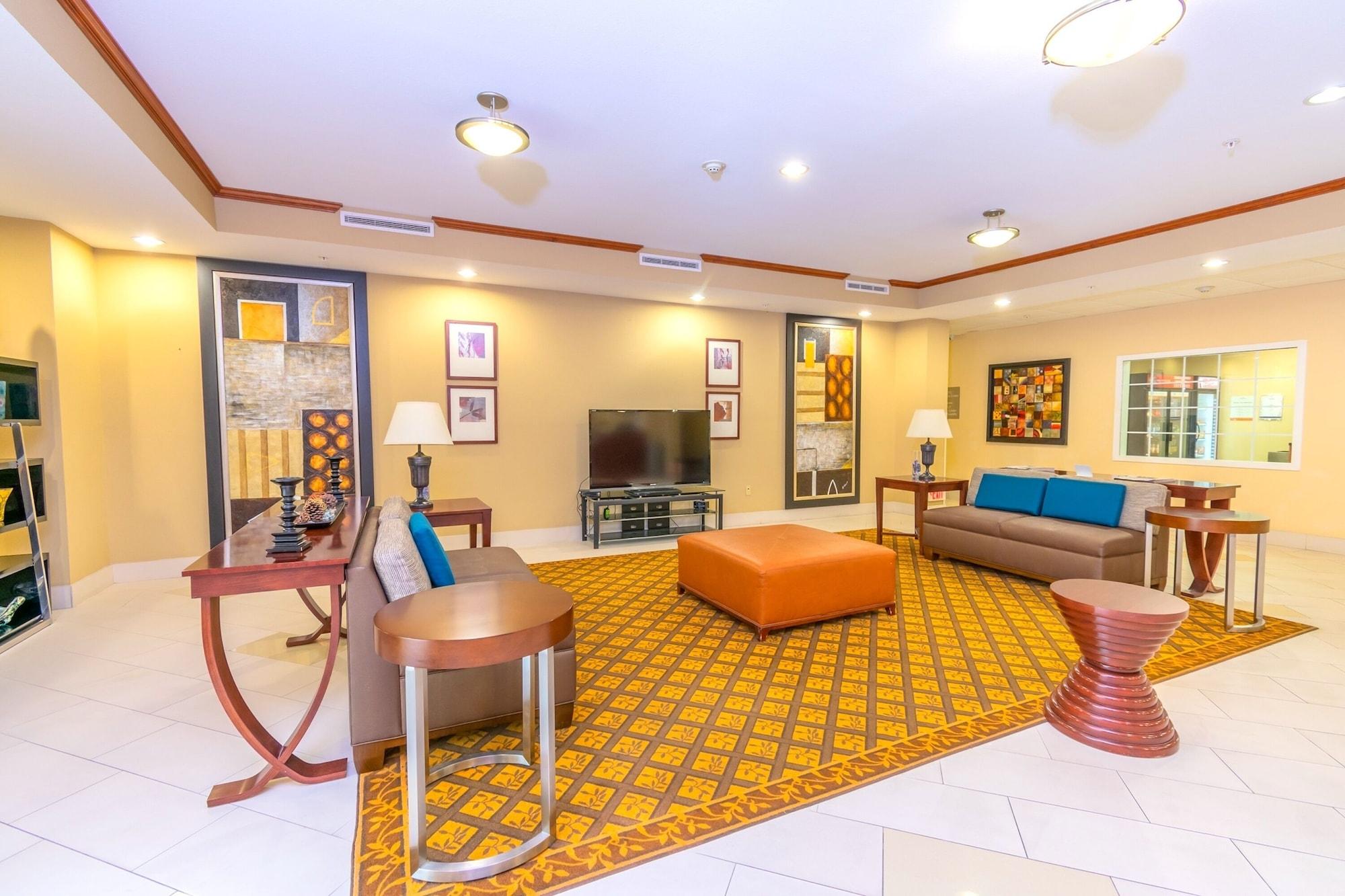 Vista Lobby Candlewood Suites Houston I-10 East by IHG