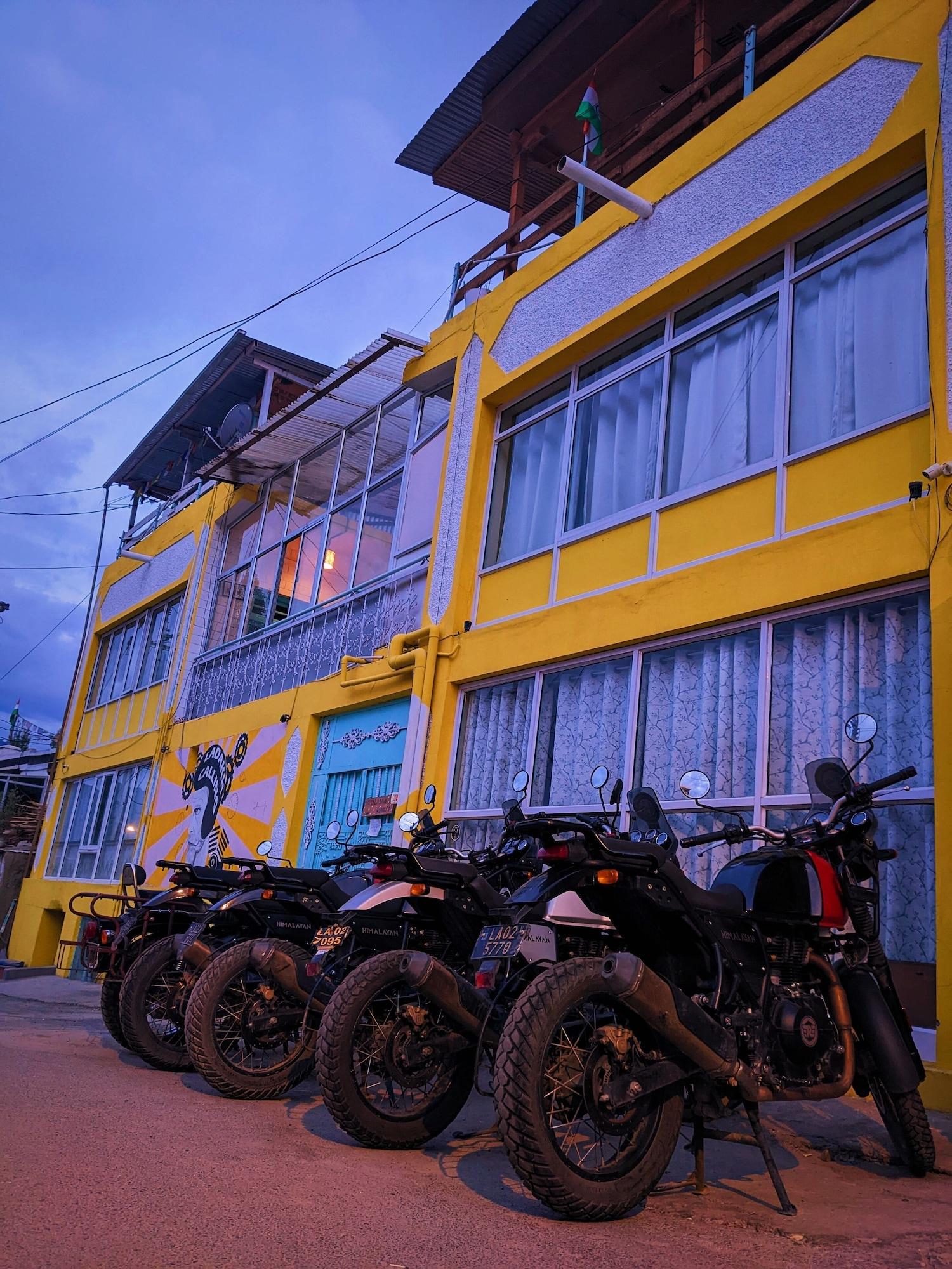 Vista Exterior Himalayan Bunker leh