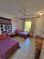 Alquiler Vacacional - Sweet family spot, pool & mountain view decks, 5 min walk to beach.