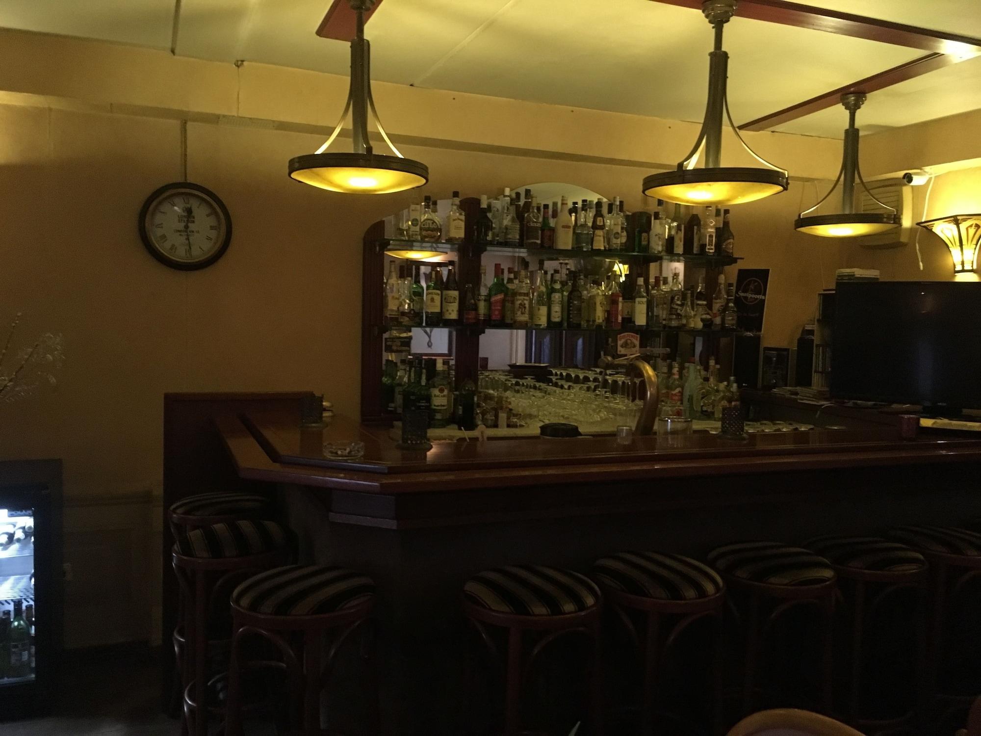 Bar/Salón Hotel De Weyman