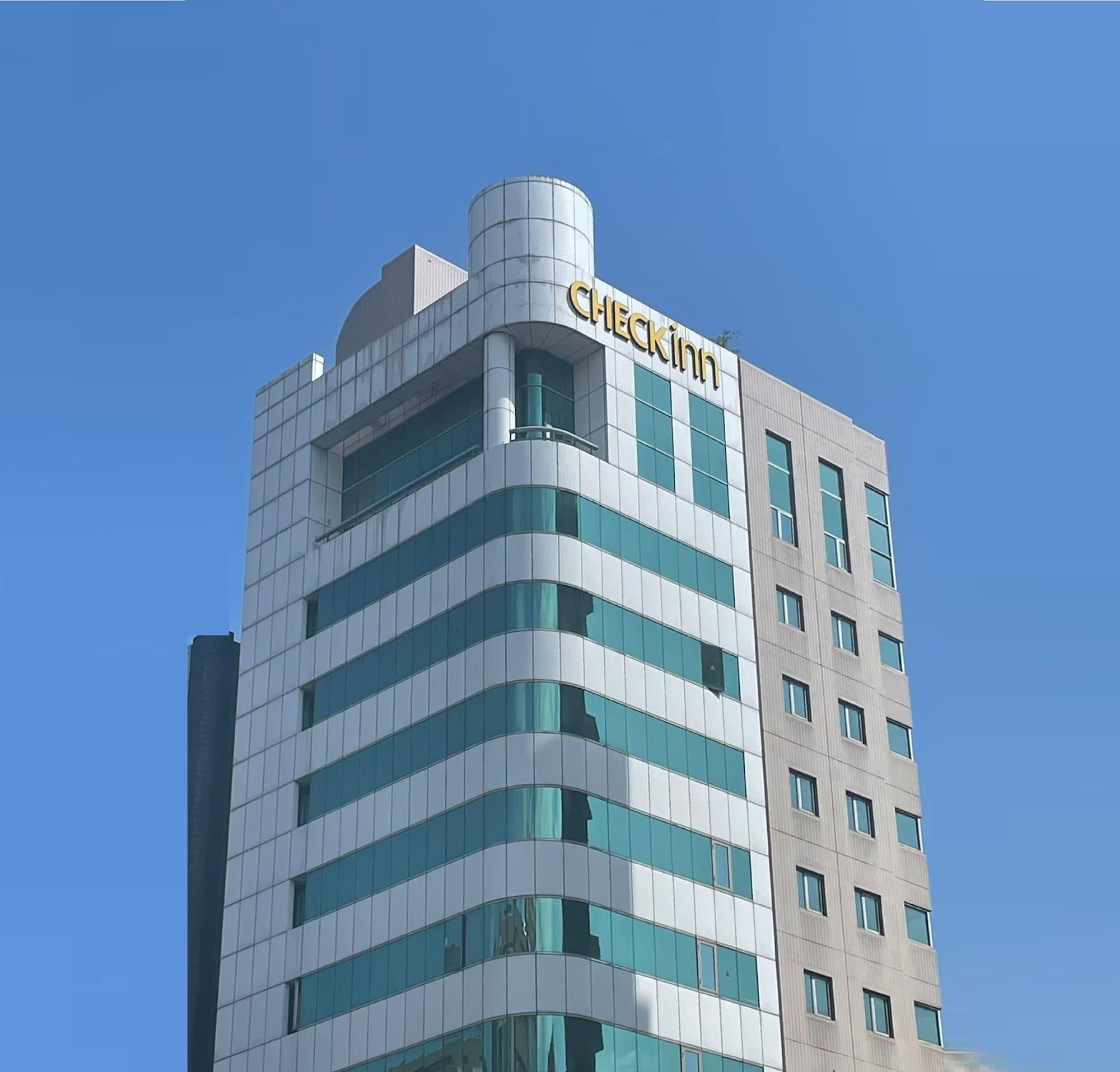 Vista Exterior CHECK inn Taipei Nanjing