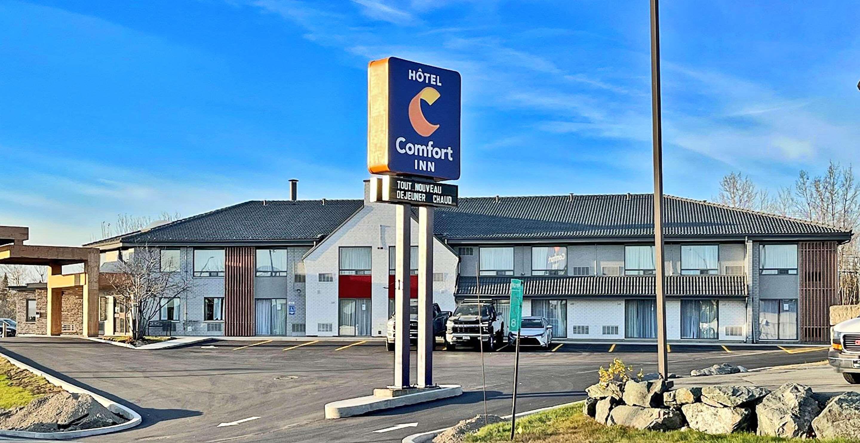 Vista Exterior Comfort Inn Rouyn Noranda