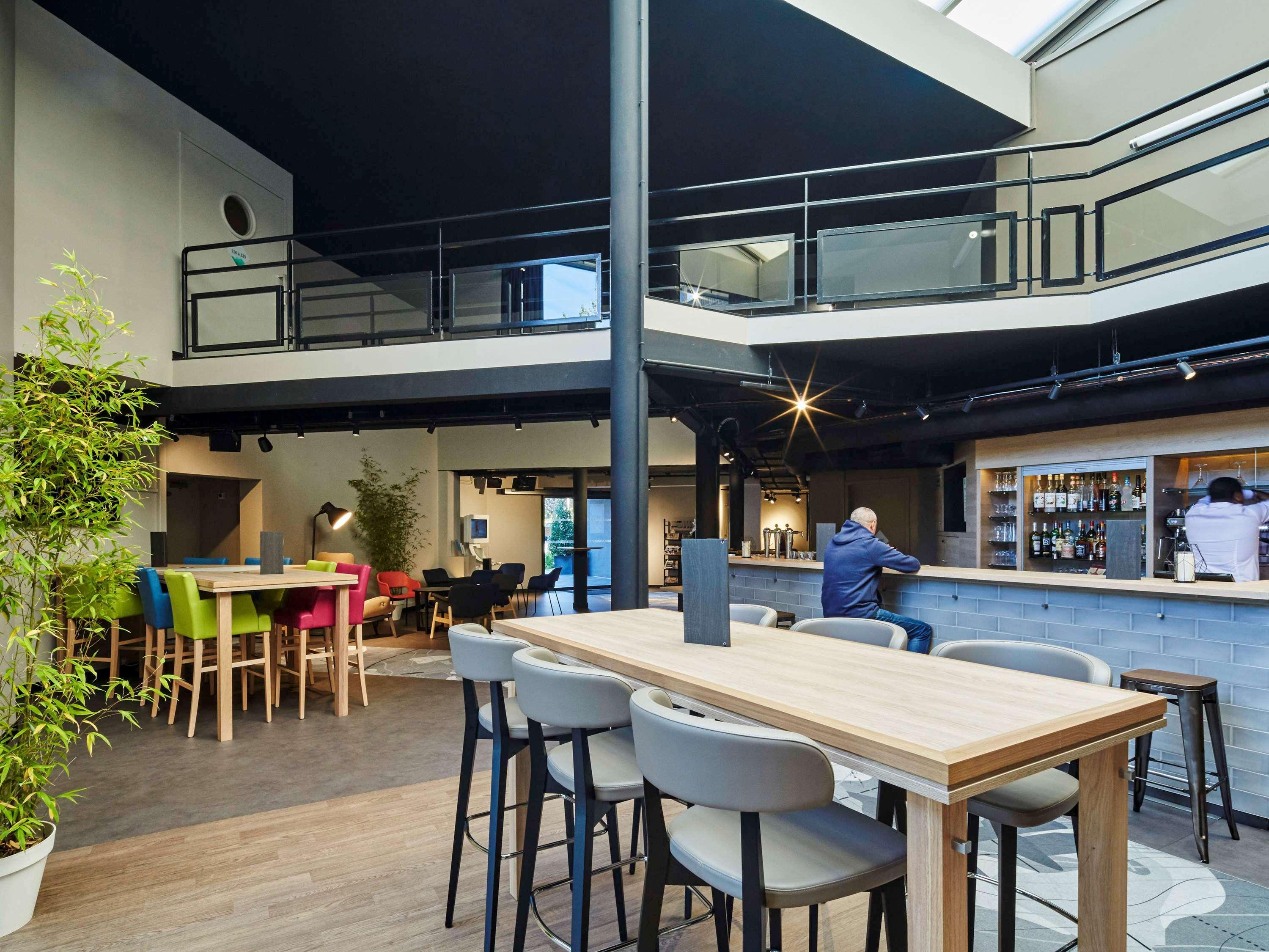 Bar/Salón ibis Styles Evry Lisses