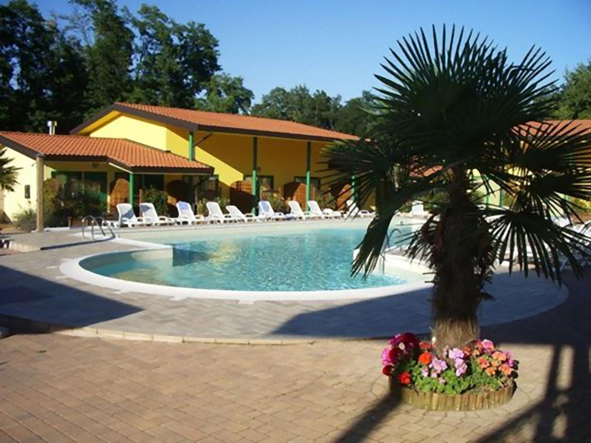 Vista Piscina Hotel Ristorante La Perla