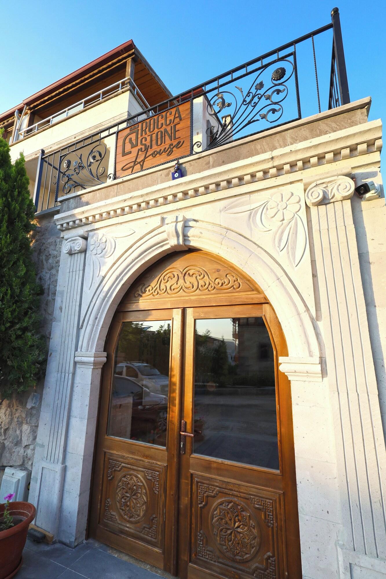 Vista Exterior Rocca Stone House