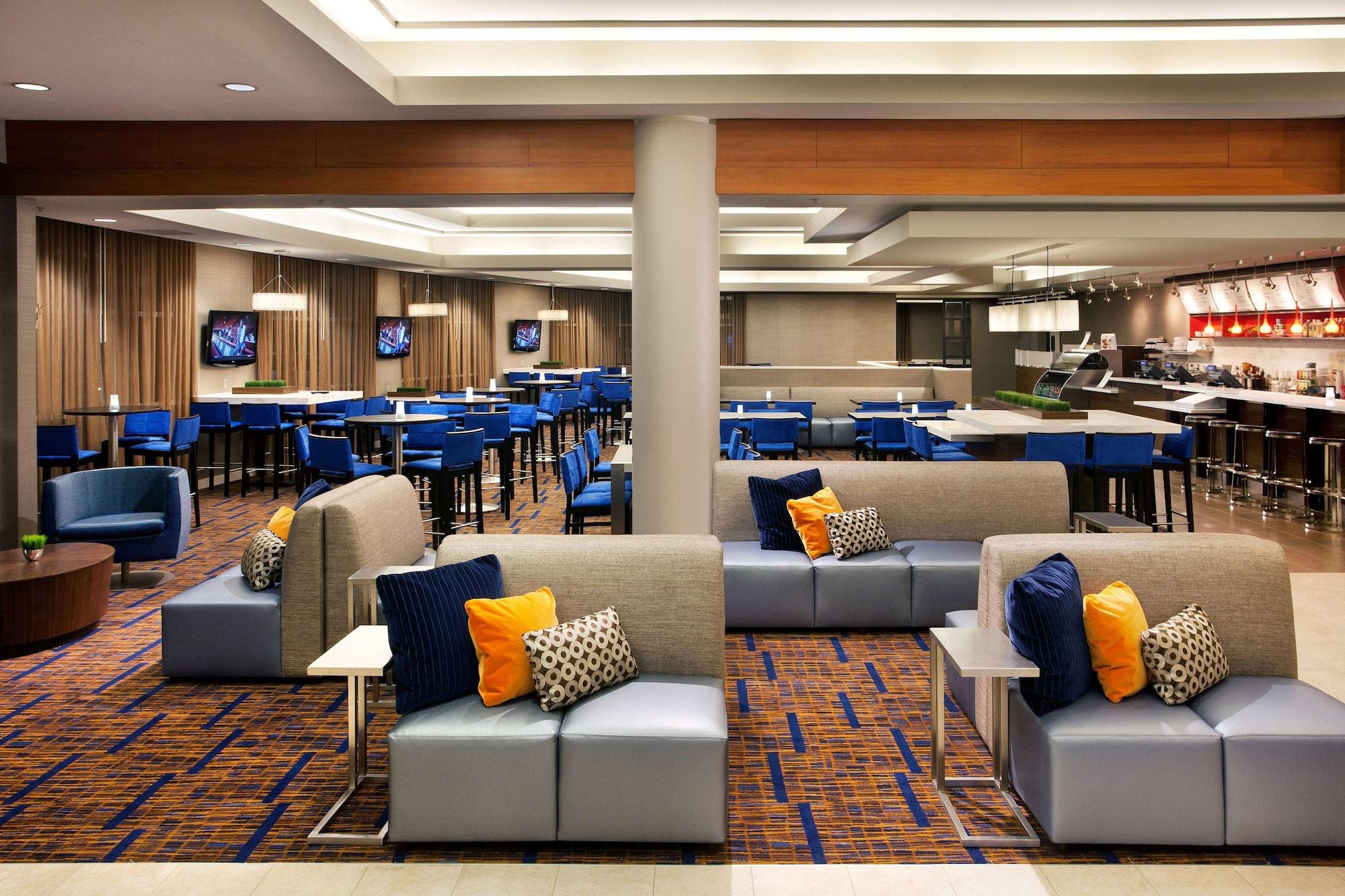 Vista Lobby Sonesta Emeryville - San Francisco Bay Bridge