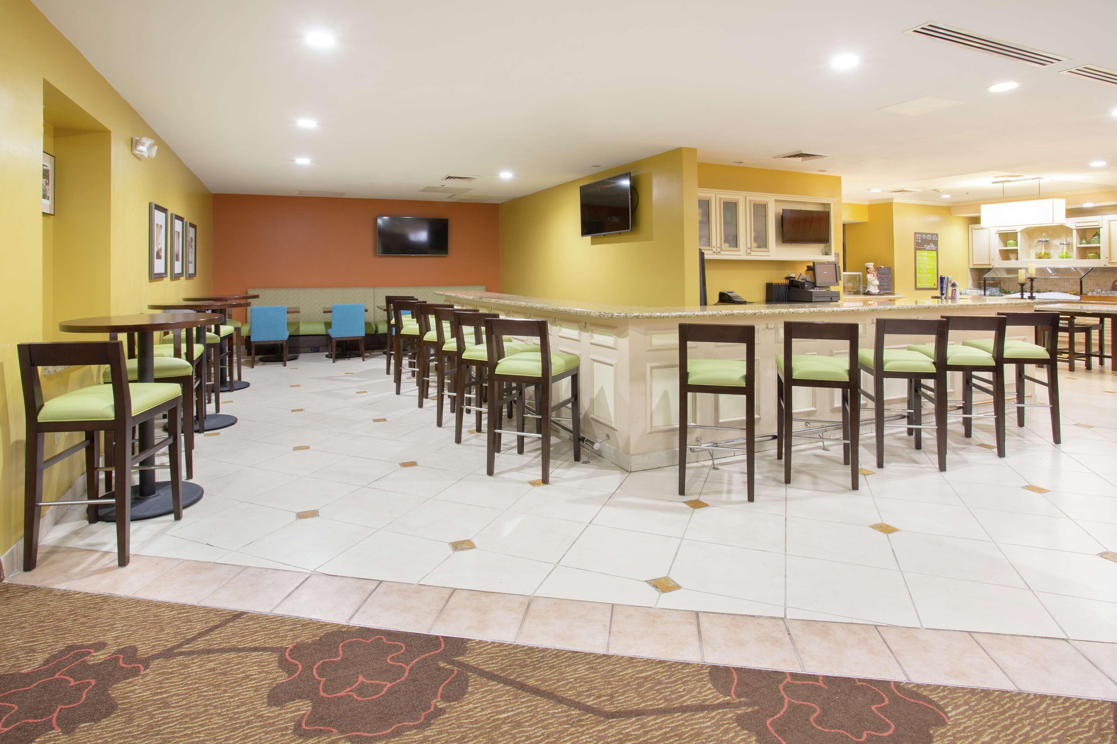 Bar/Salón Hilton Garden Inn Avondale