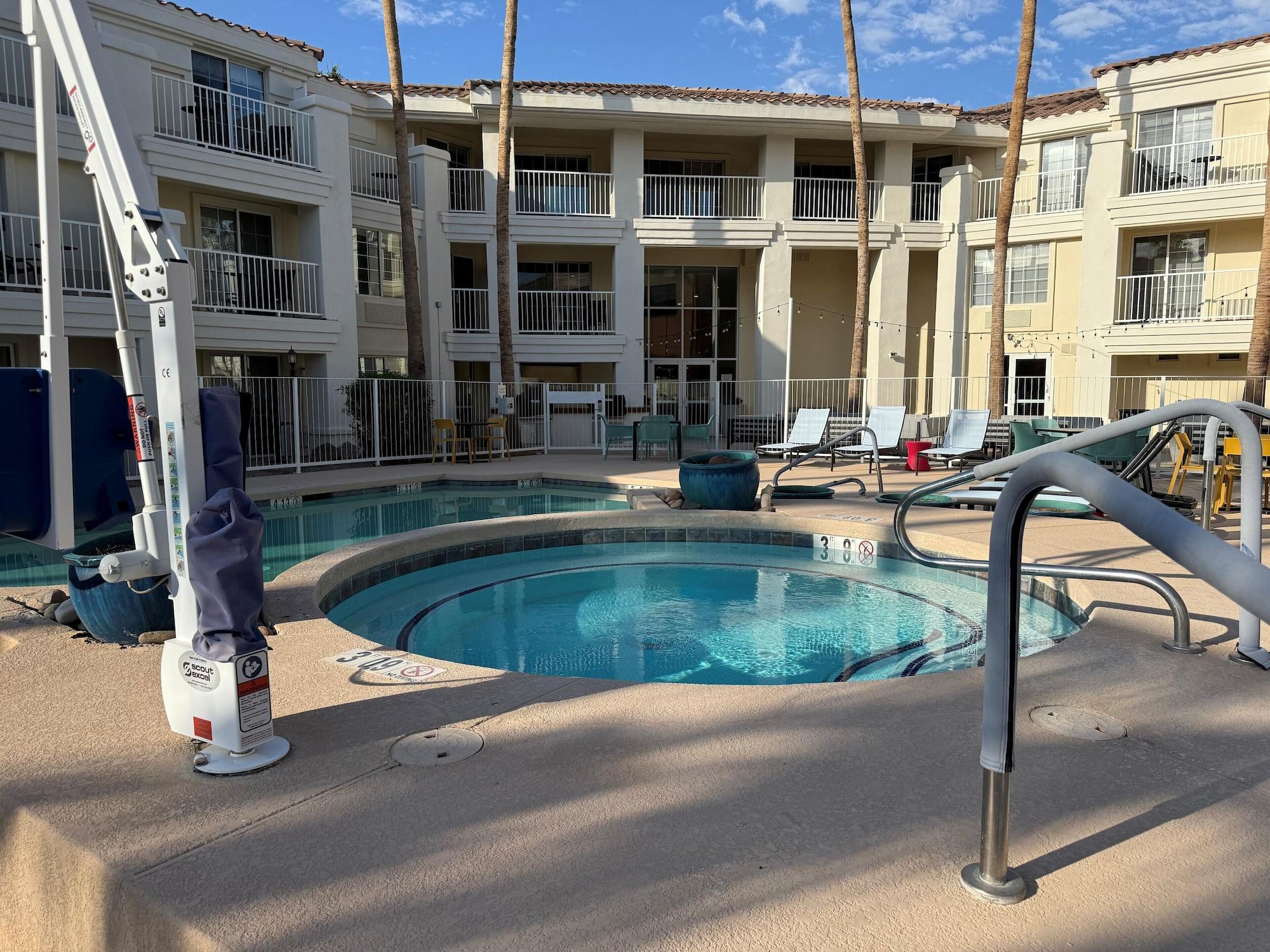 Spa Home2 Suites by Hilton Scottsdale Old Town