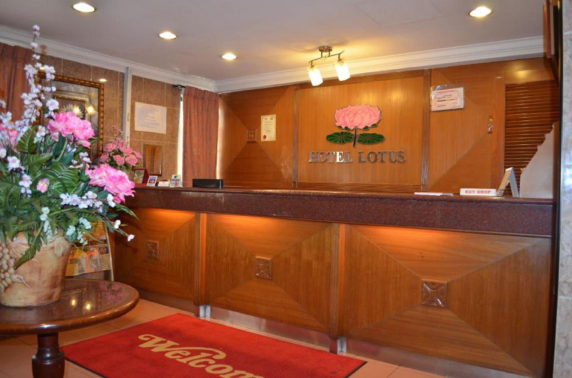 Vista Exterior Lotus Family Hotel, Medan Tuanku