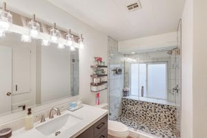 Alquiler Vacacional - Riverfront Bullhead City House w/ Balcony!