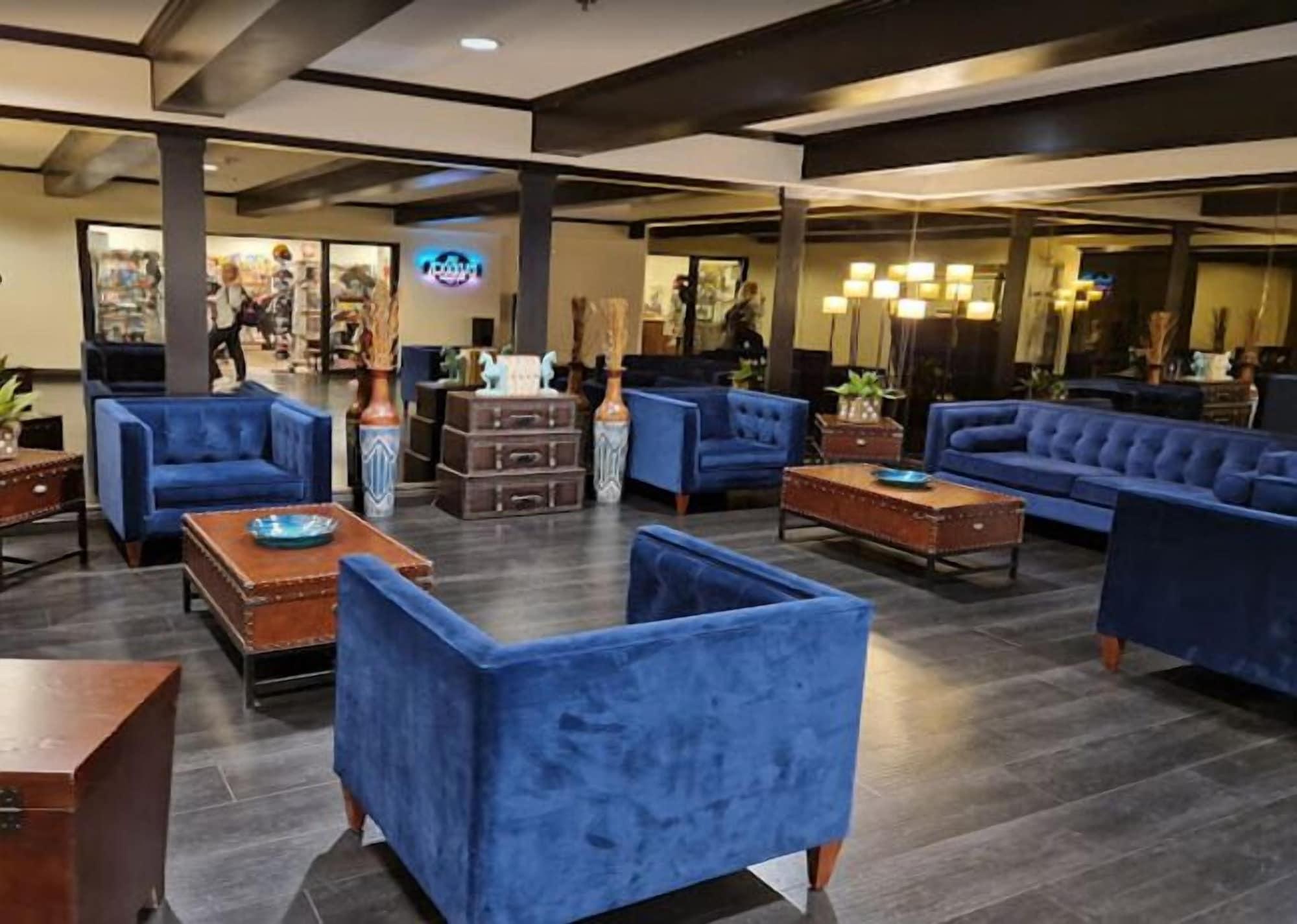 Vista Lobby LVStripHouse Condos Sleeps up to 14
