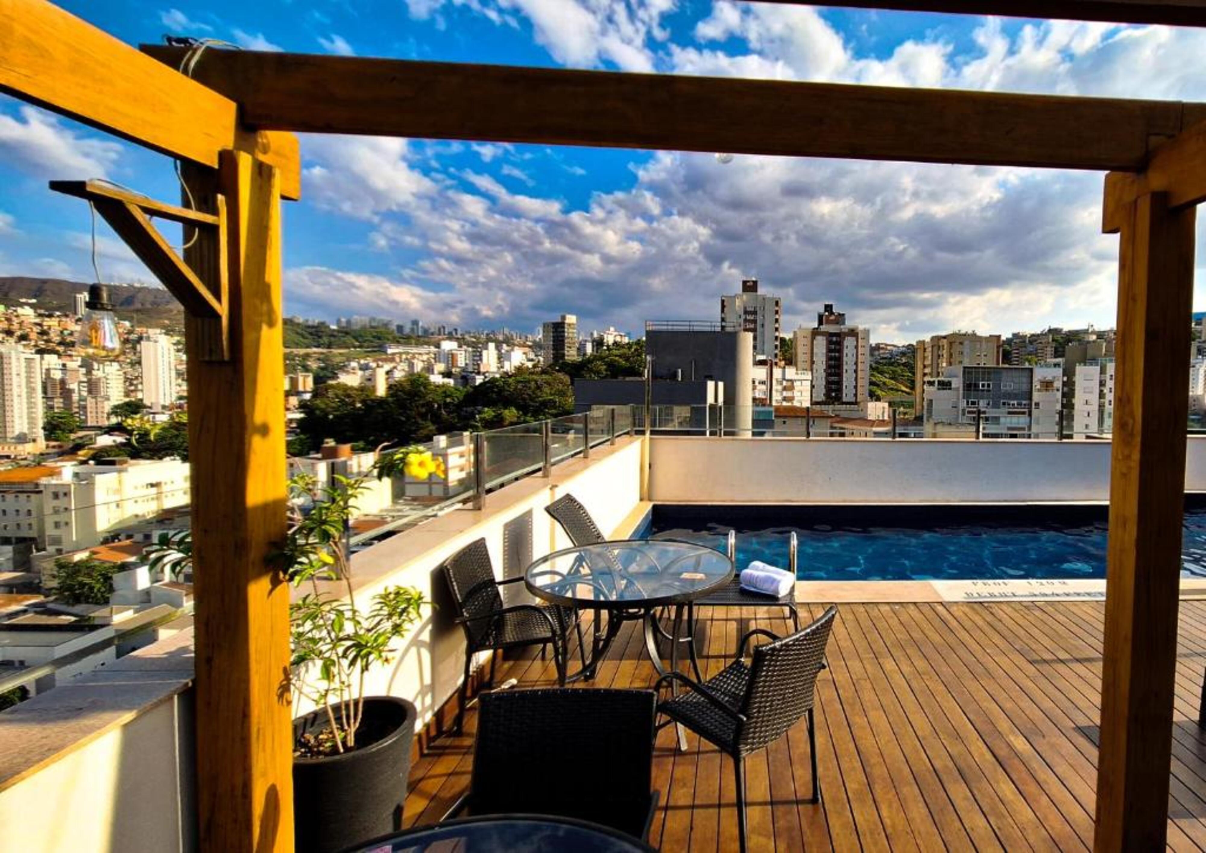 Vista Piscina Esuites Virginia Luxemburgo BH