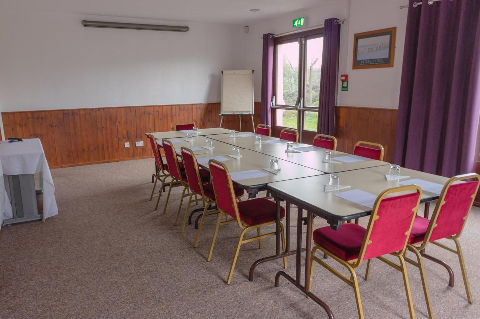 Sala de Reuniones Primelodge Rotherham