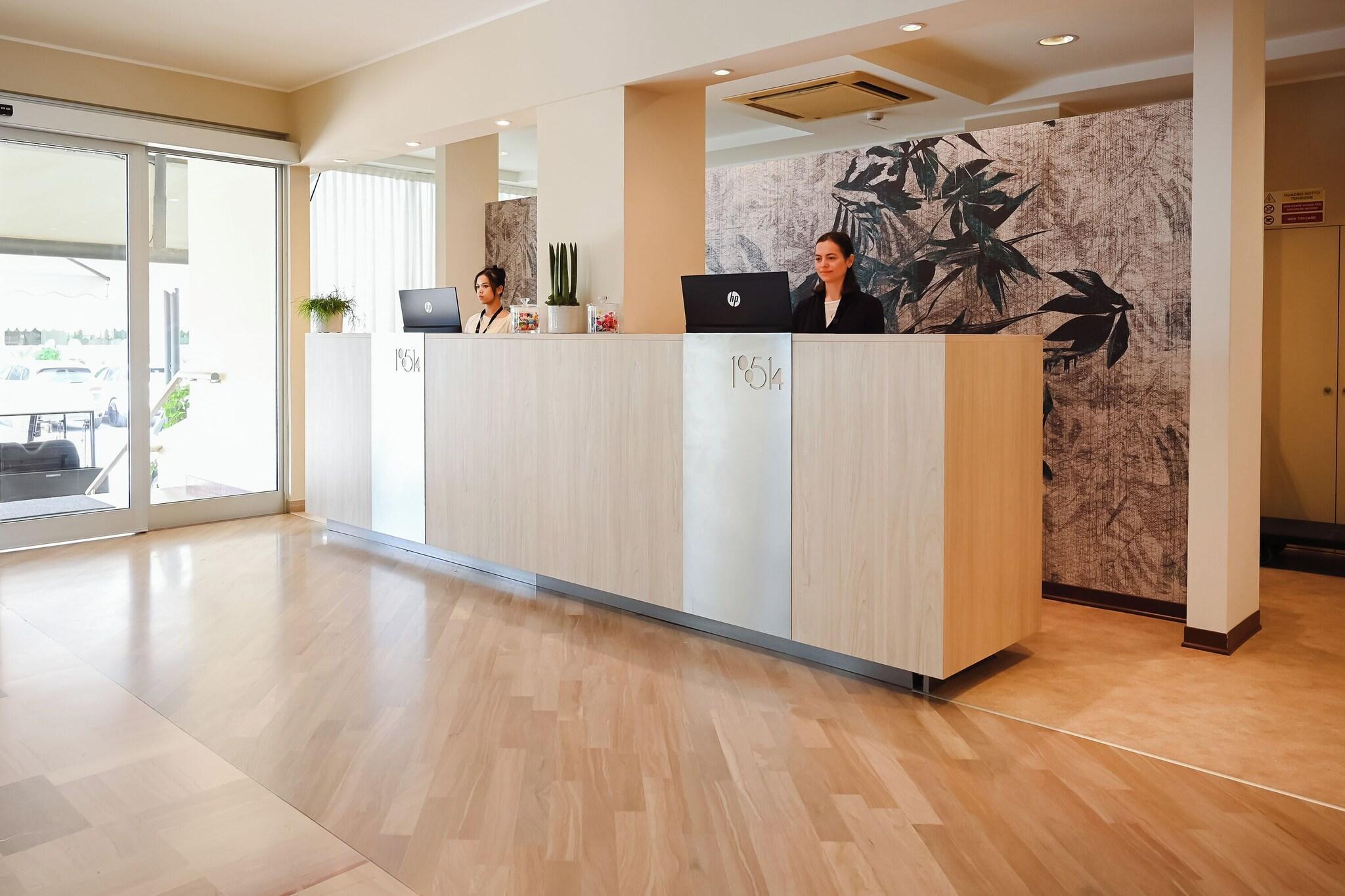 Vista Lobby Las Vegas