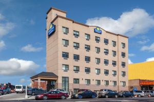 Alojamiento - Days Inn & Suites by Wyndham Jamaica JFK Airport
