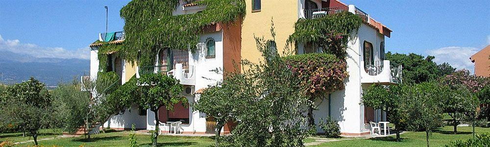 Vista Exterior Holiday Club Naxos