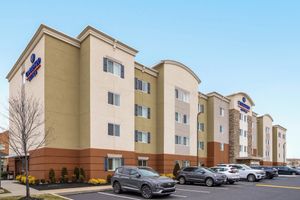 Alojamiento - Candlewood Suites Chester - Philadelphia International Airport by IHG