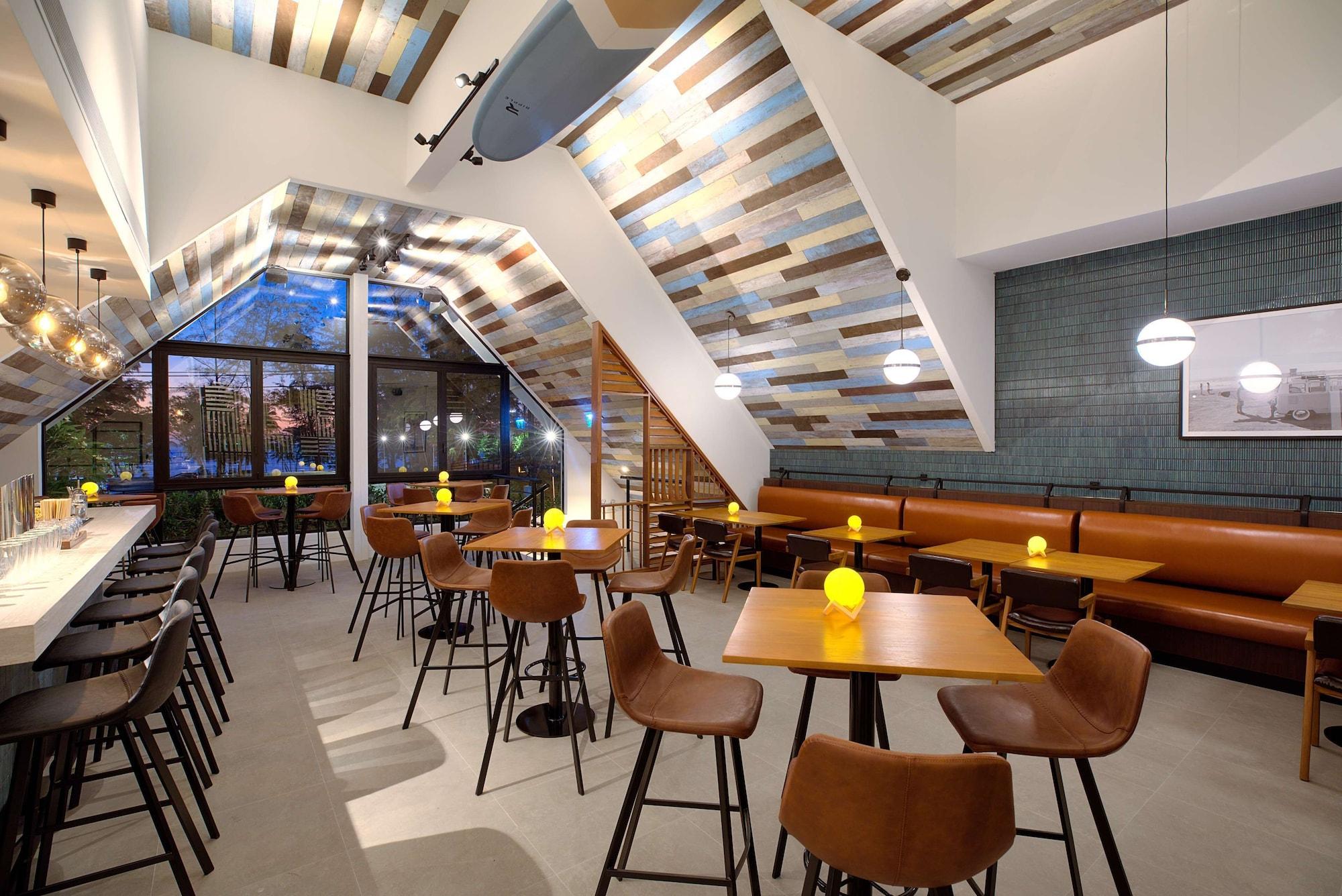 Restaurant OUTRIGGER Surin Beach Resort