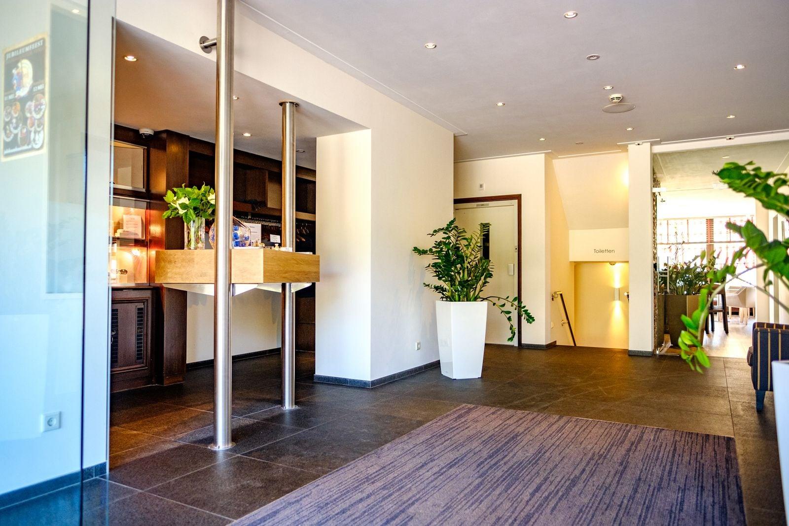 Vista Lobby Hotel Restaurant Valuas