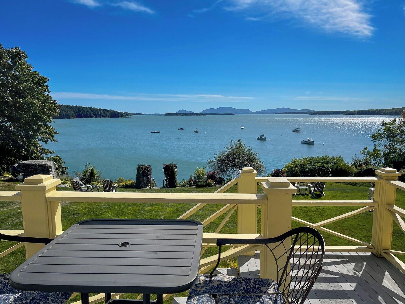 Vista Exterior Acadia Bay Inn