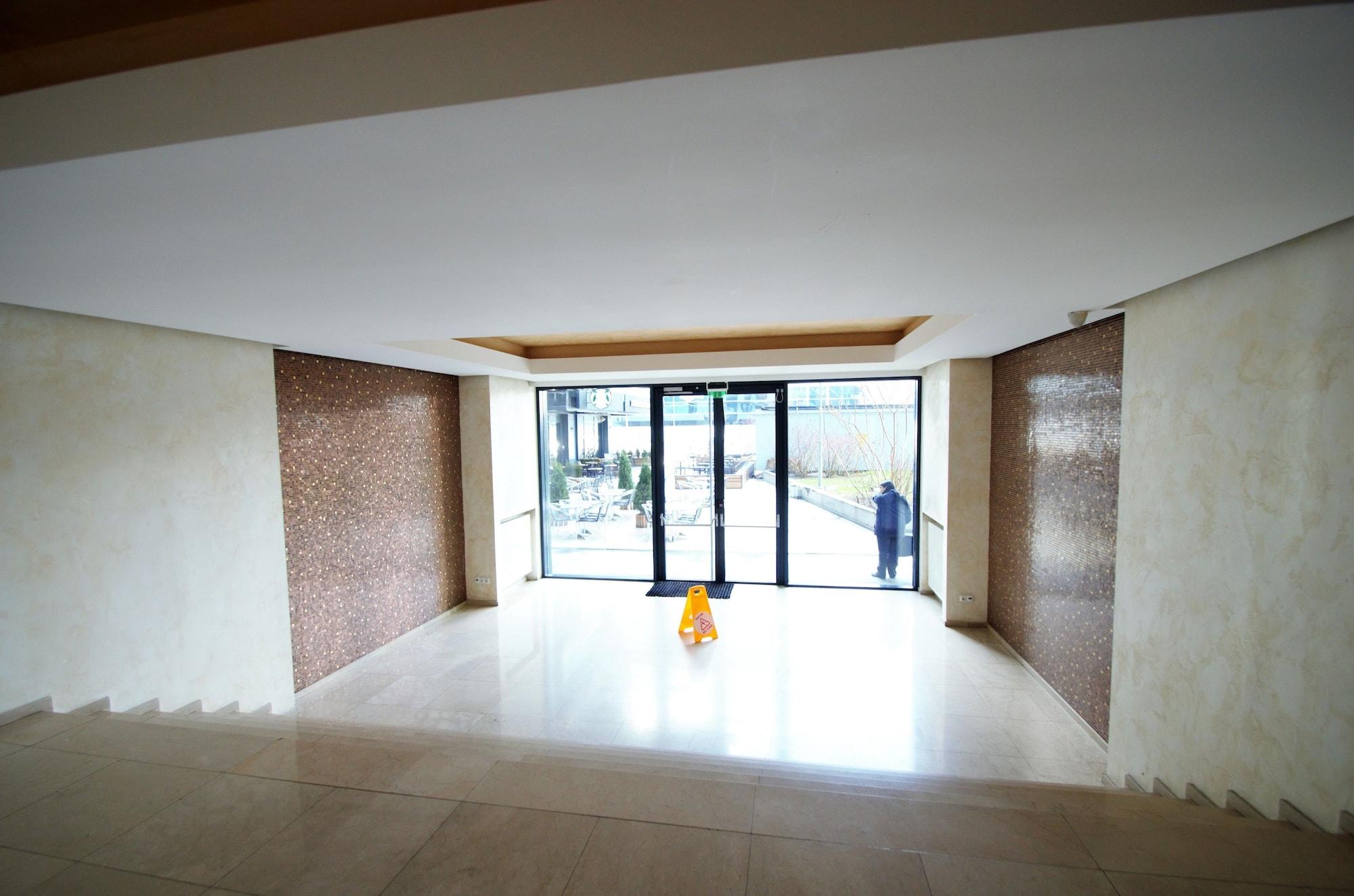 Vista Lobby Upground Residence Apartments