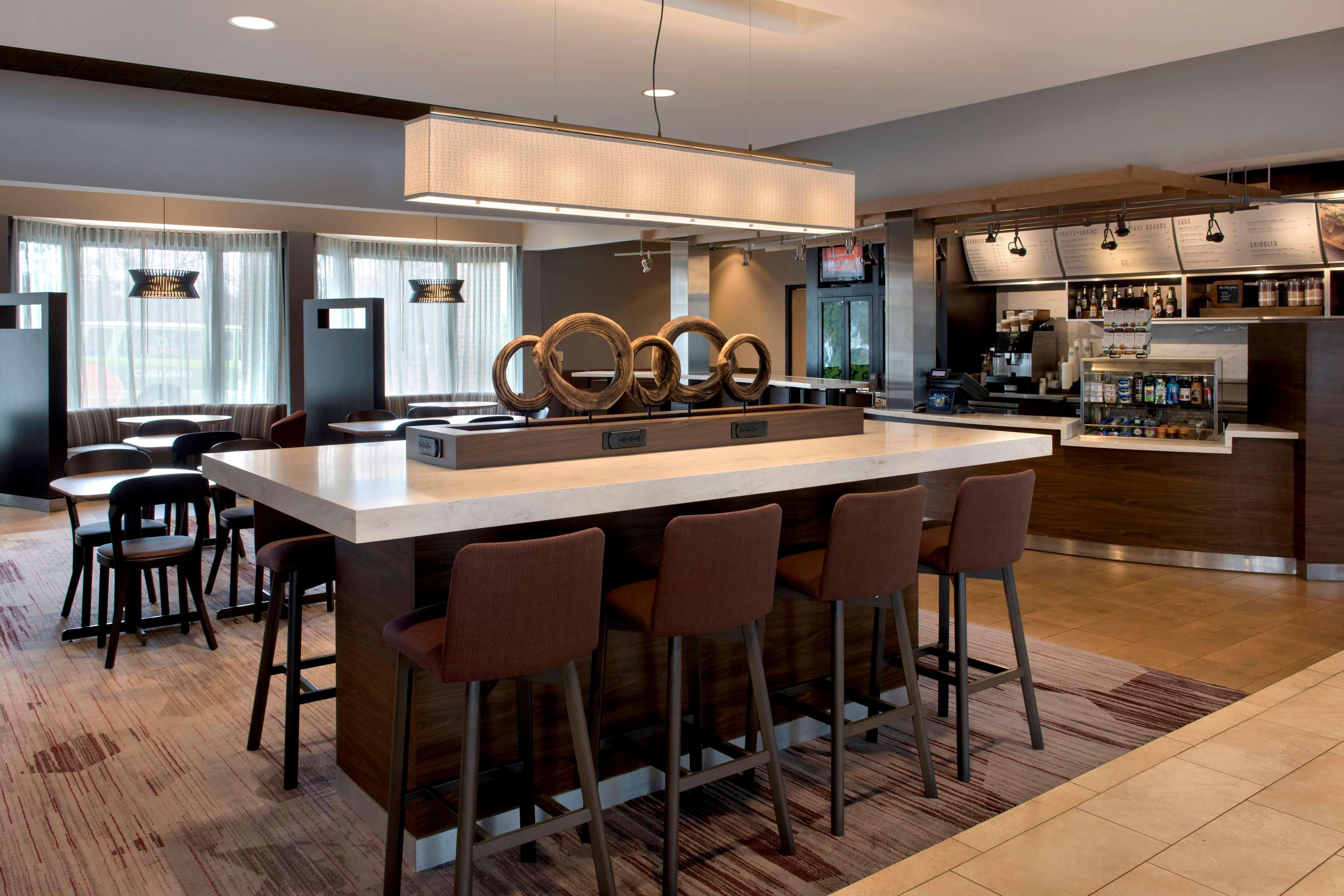 Restaurant Sonesta Select Boston Milford