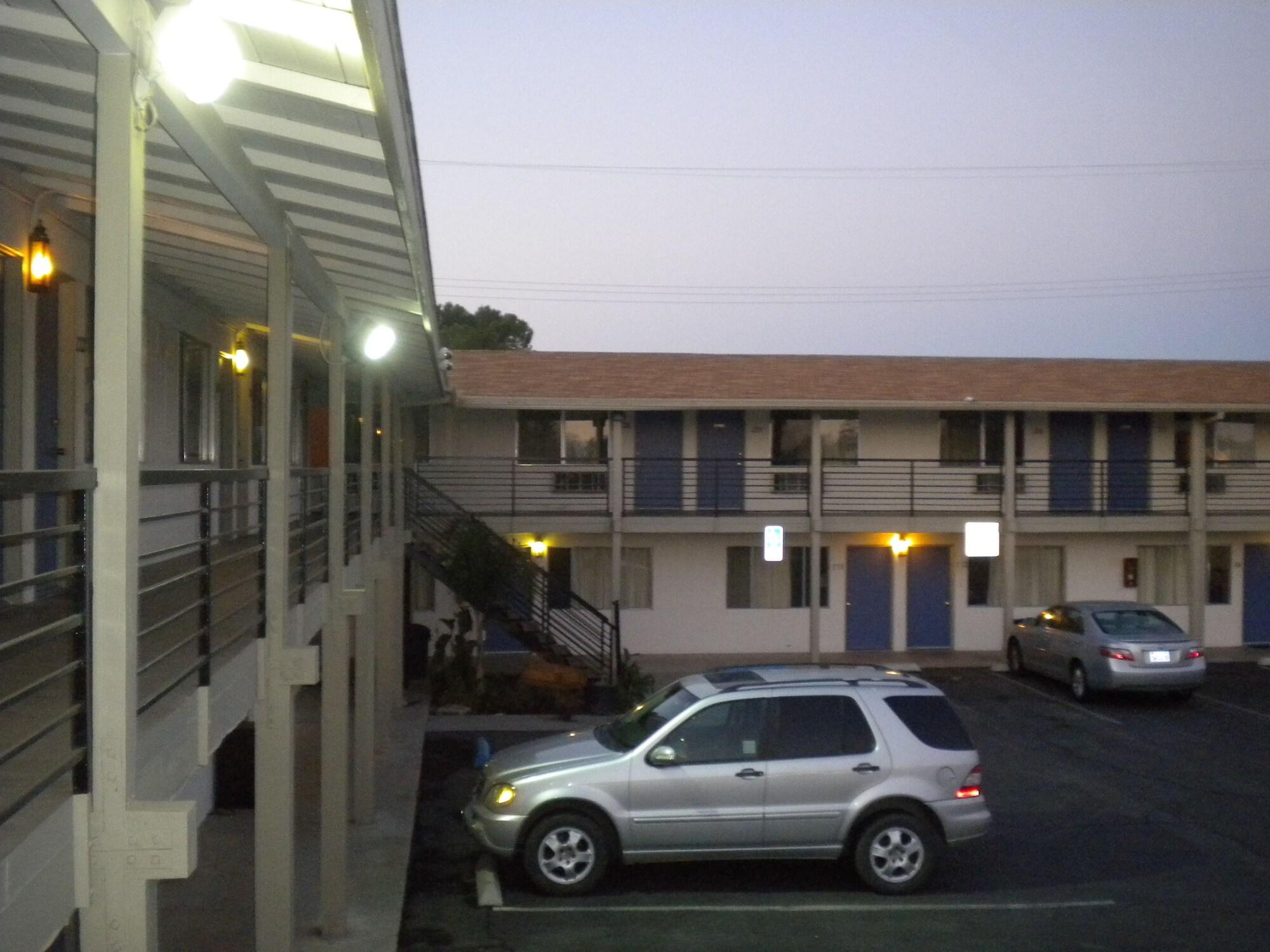 Varios Wasco Inn Motel