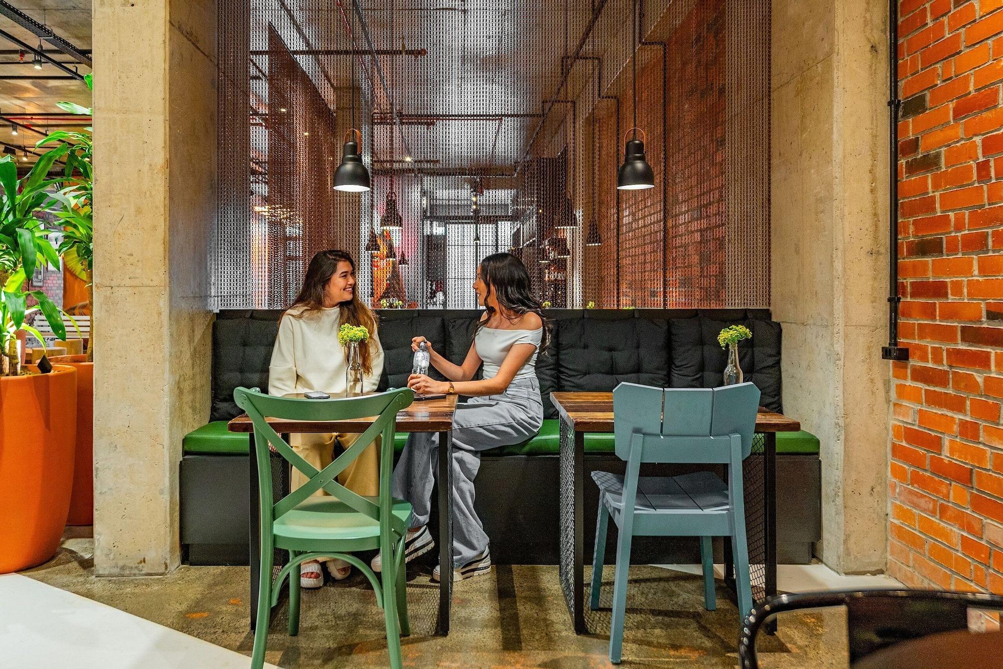 Restaurant Linked Batel by Xtay