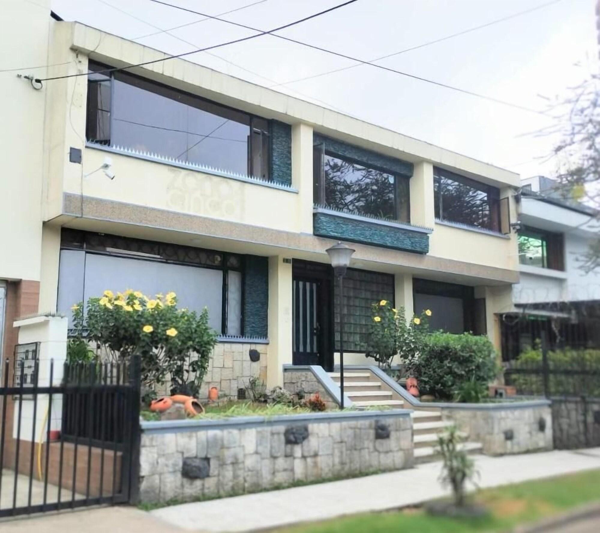 Vista Exterior Innovar Casa Hostal