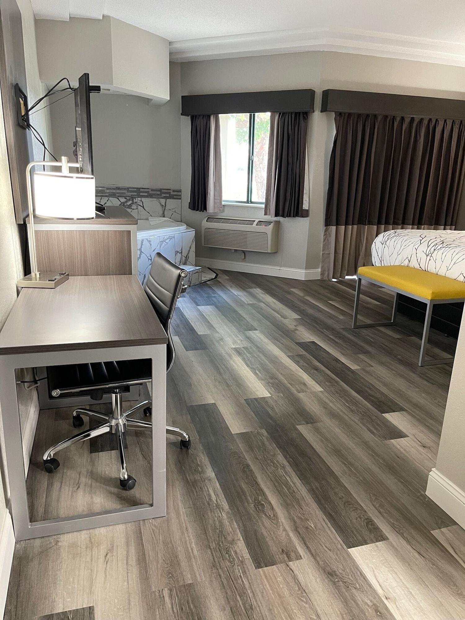 Habitación HomeTown Inn & Suites