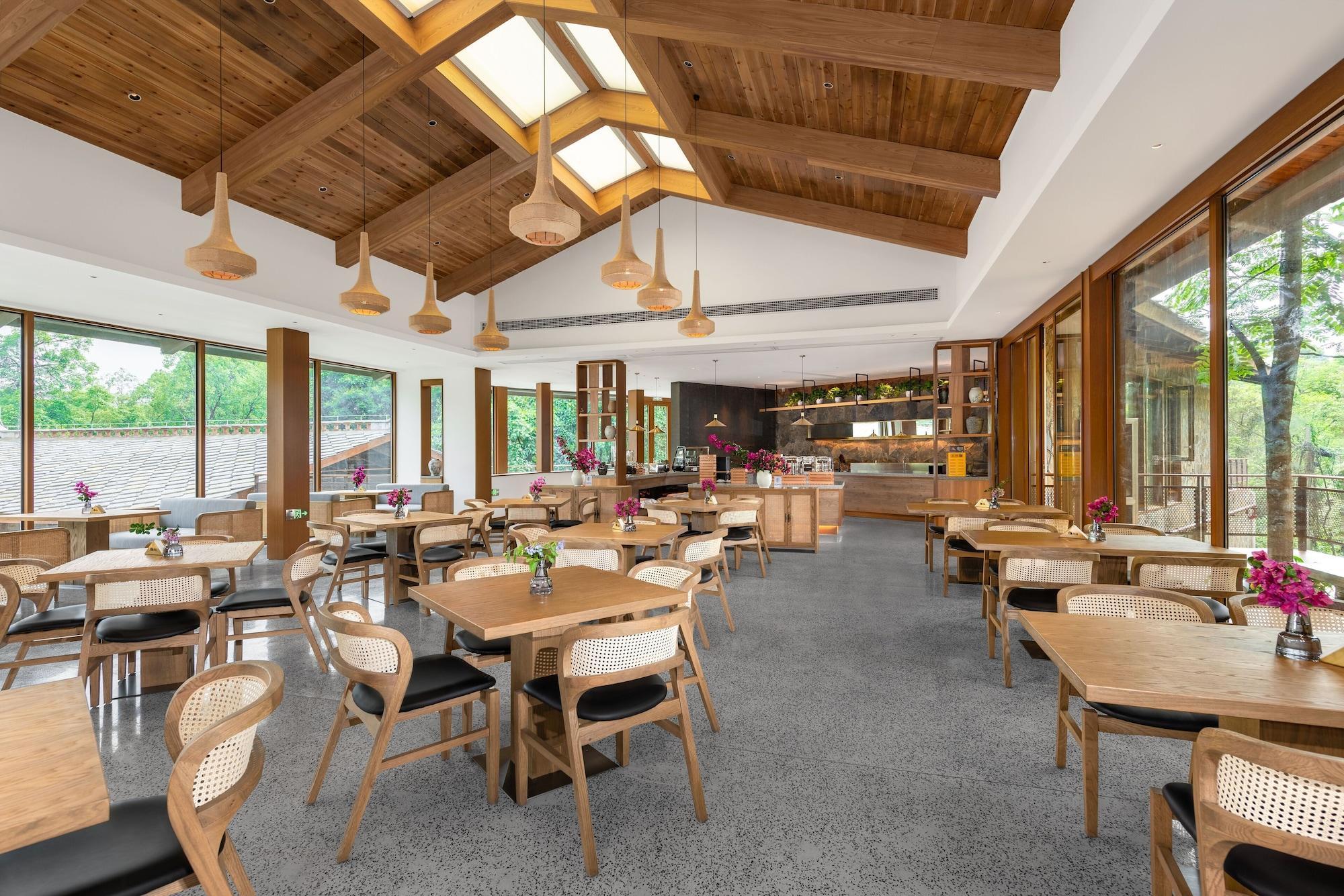 Restaurant YAOJIA WATERFALL VILLAGE RESORT