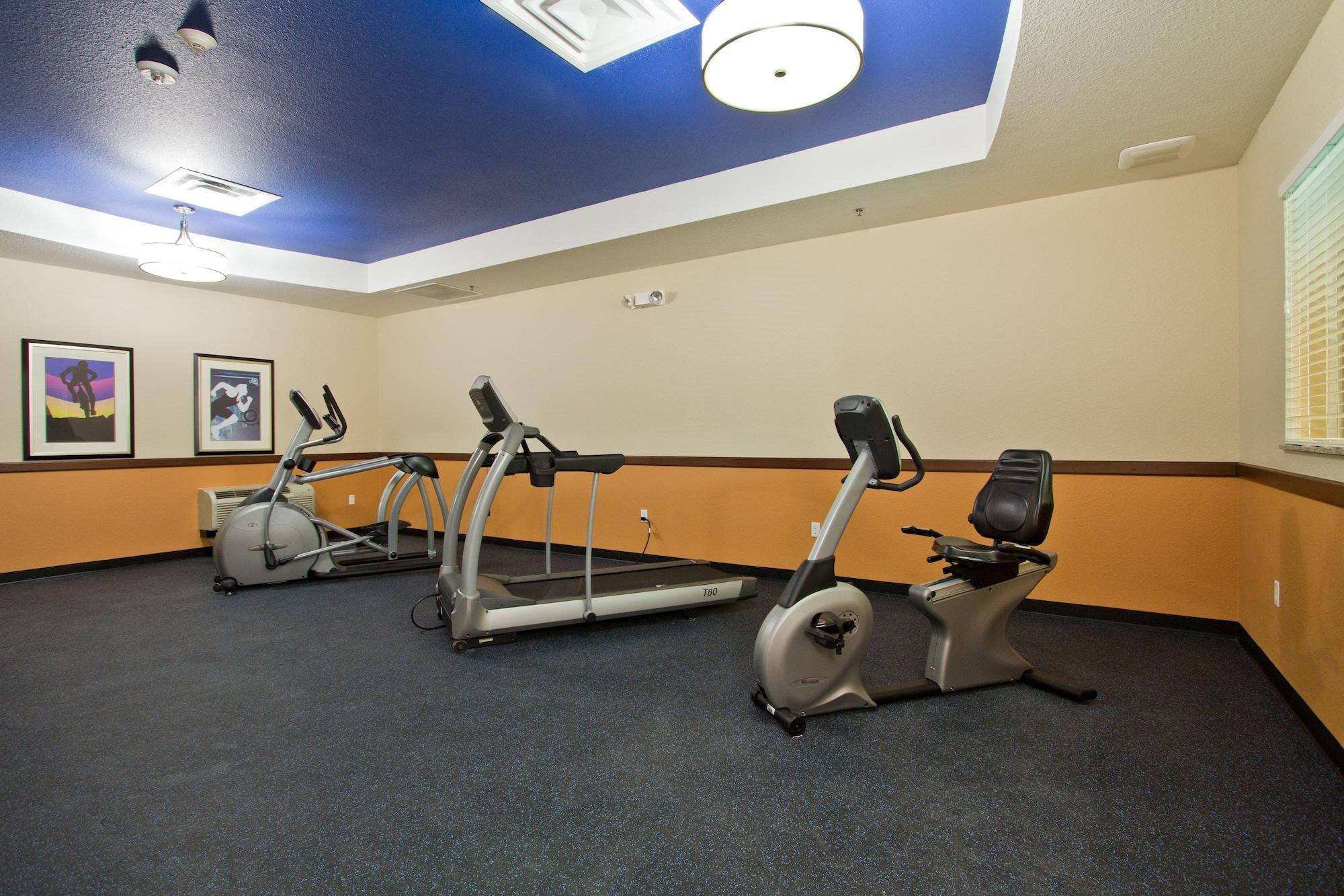 Gimnasio Holiday Inn Express Hotel & Suites Denver East-Peoria Street by IHG