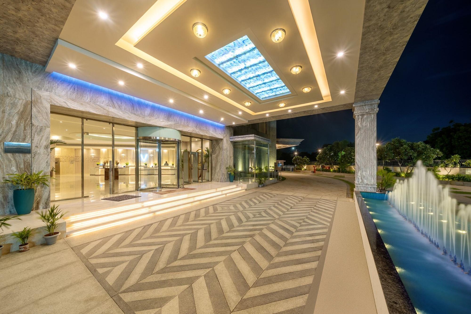 Vista Exterior Vivanta Ahmedabad SG Highway