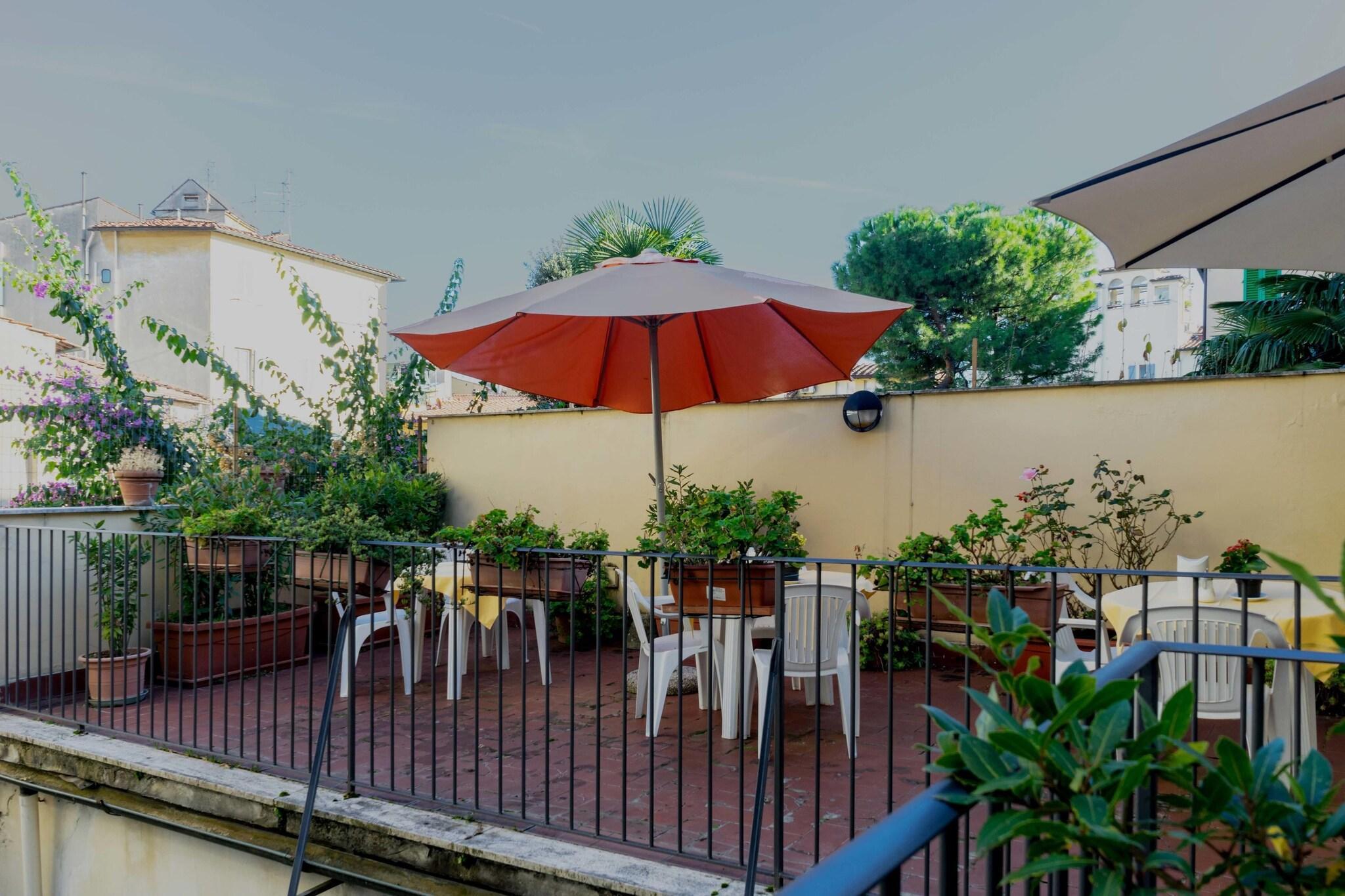 Varios Hotel Monica