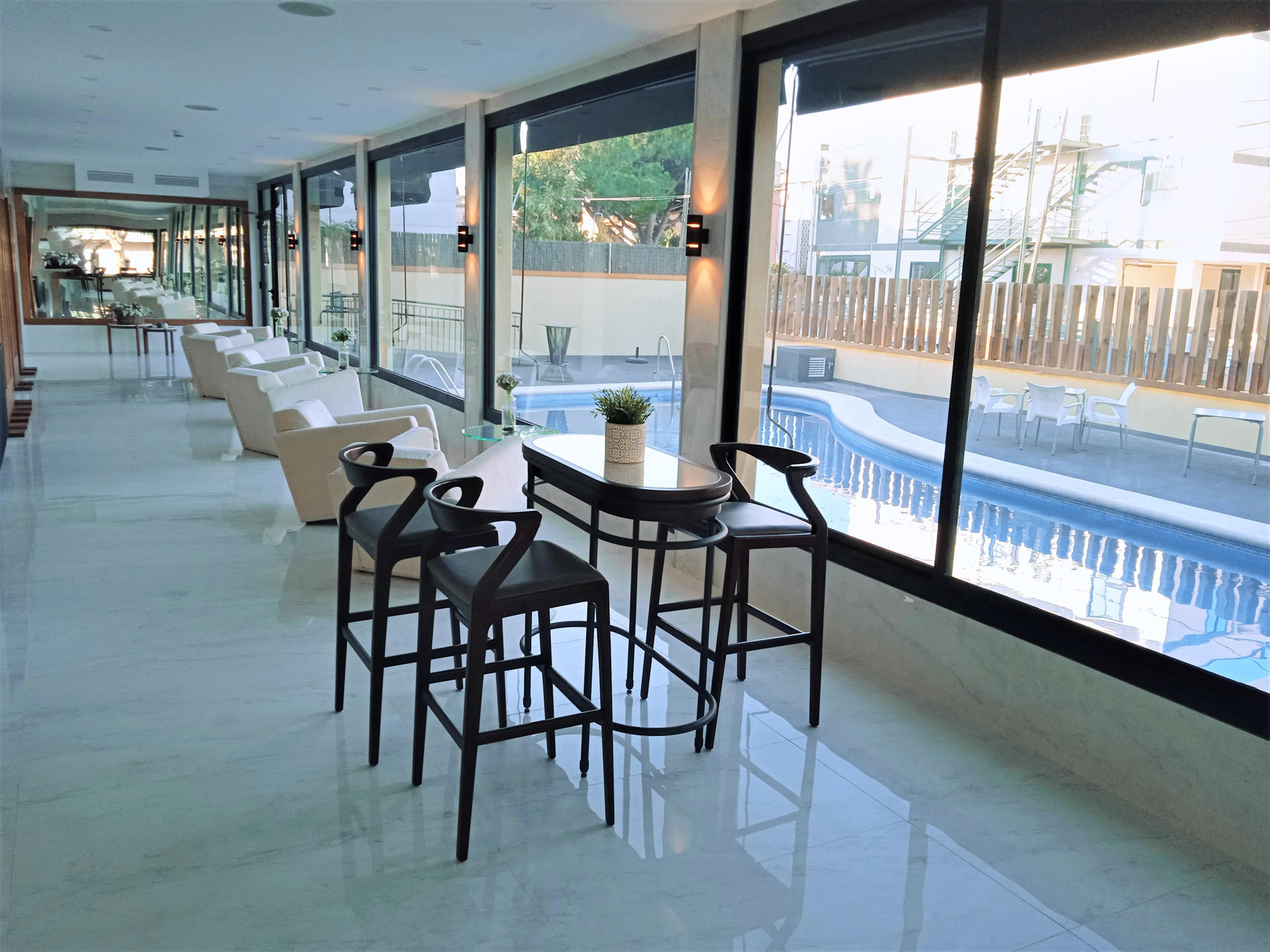 Bar/Salón Hotel 153