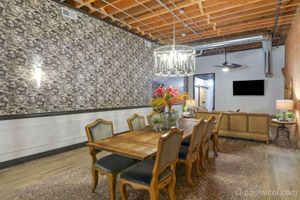 Alquiler Vacacional - The Loft Suite Sleeps 10! Located overlooking Main Street in downtown Galena, IL