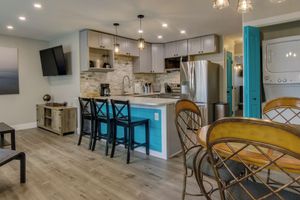 Alquiler Vacacional - Walk to Beach & Boardwalk: Ocean City Condo