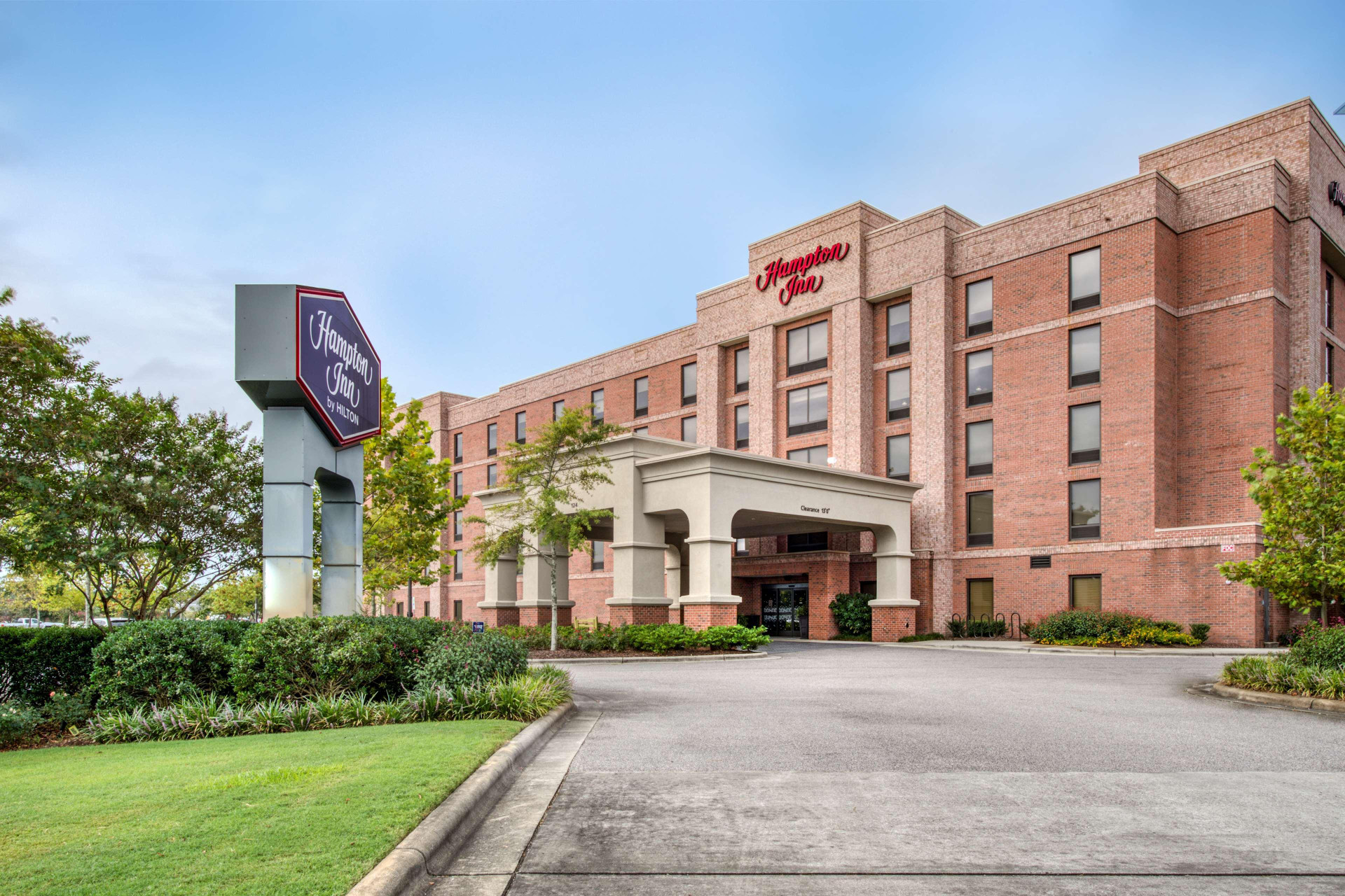 Vista Exterior Hampton Inn Wilmington - University Area/Smith Creek Station