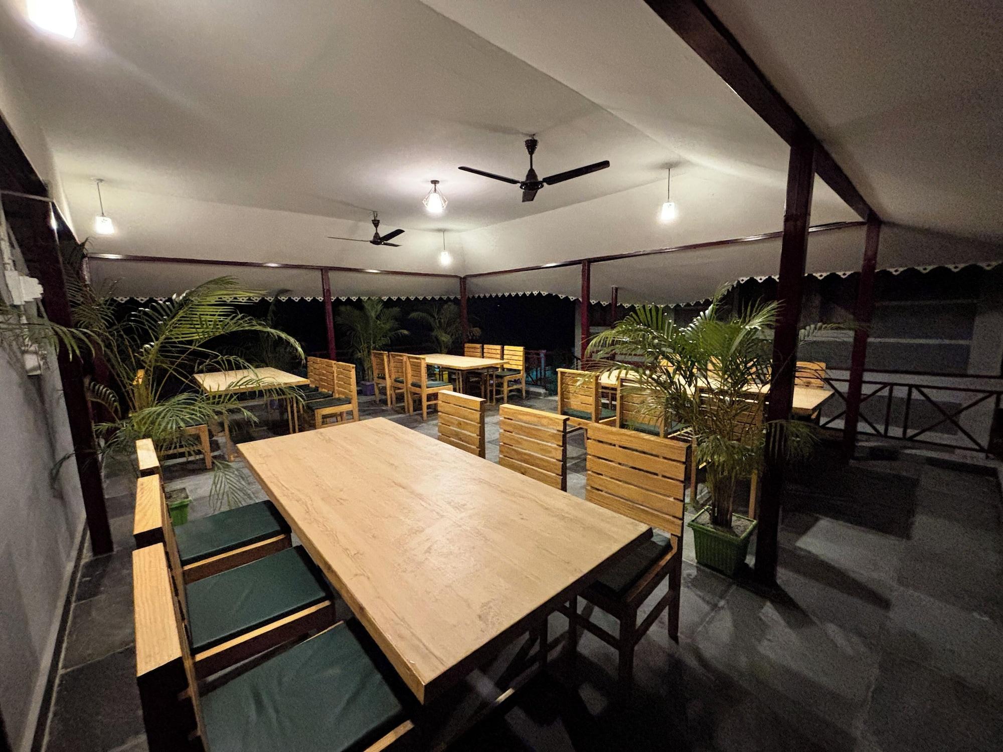 Restaurant Orangepetal Exotic Bihanga Resort