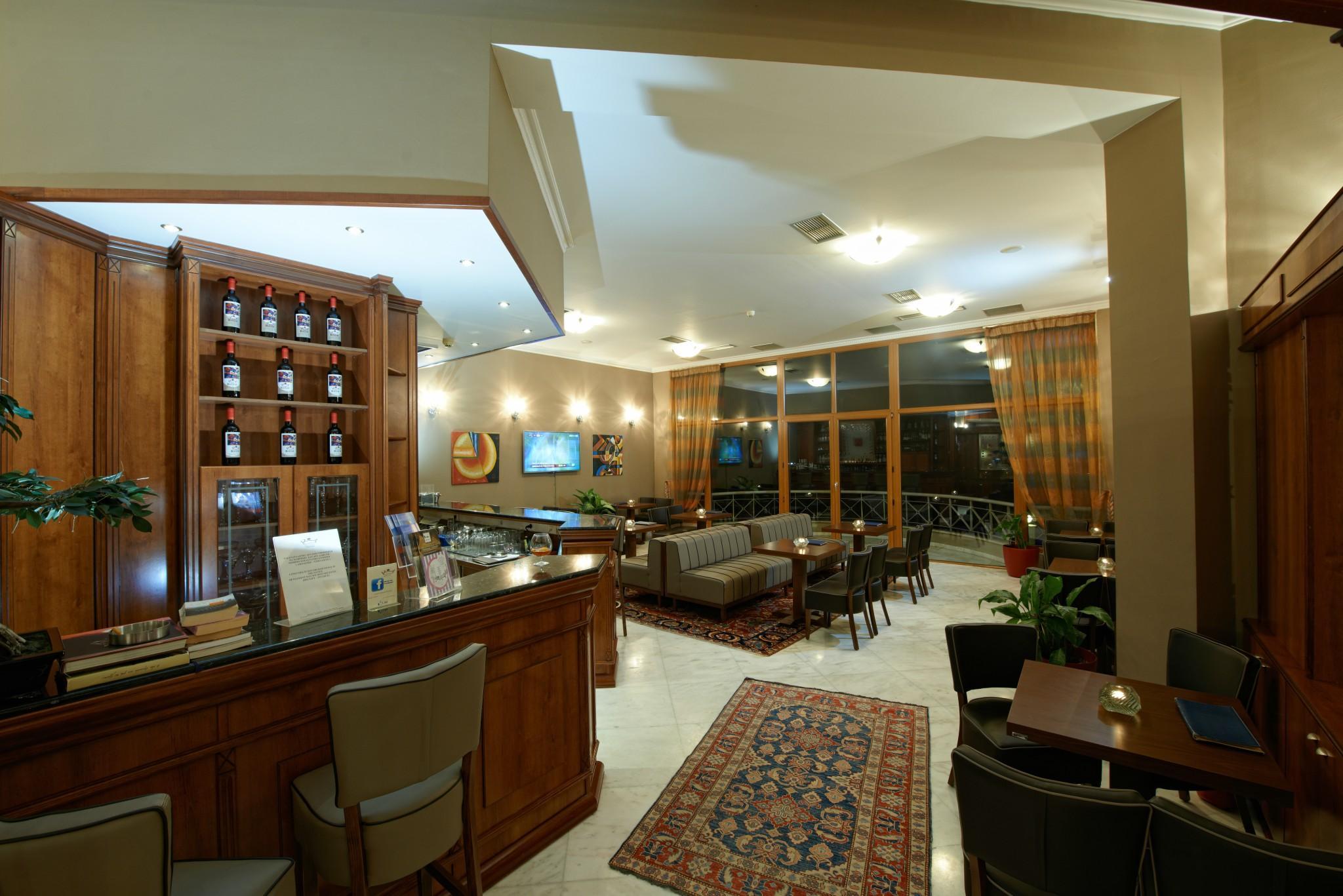 Bar/Salón Royal Hotel Thessaloniki