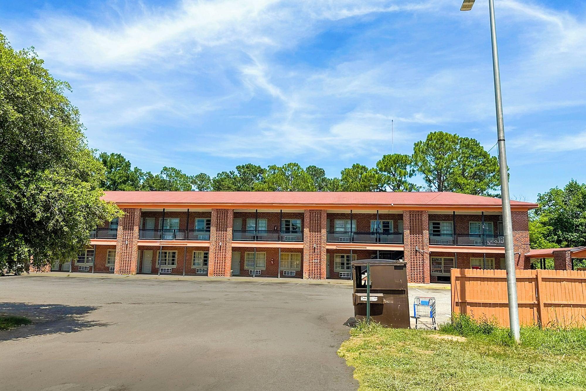 Vista Exterior Sunrise Inn By OYO Albany