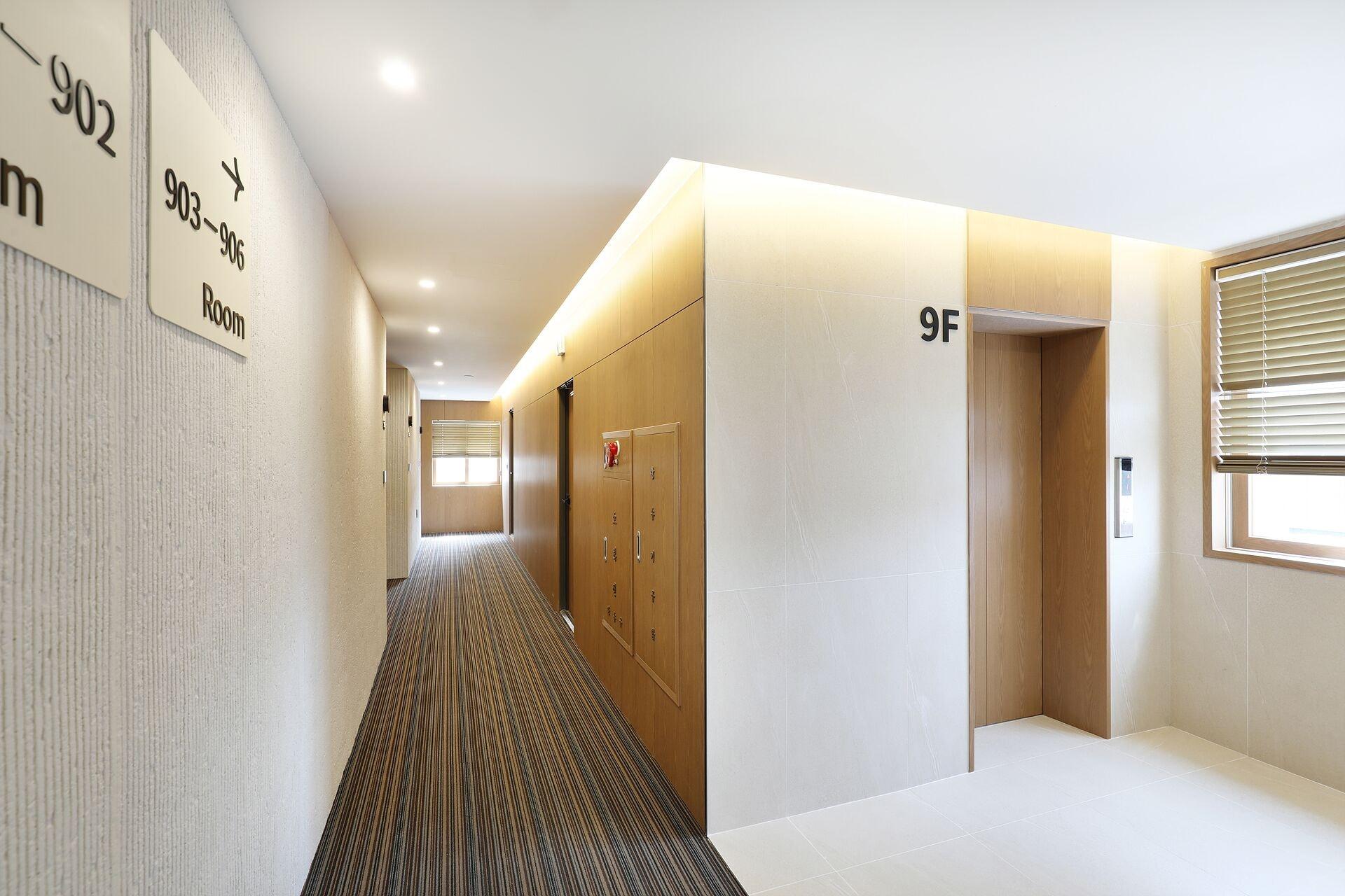 Varios Brown-dot Hotel Paju Heyri