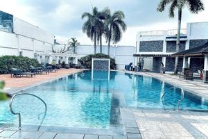 Alojamiento - The Avenue Plaza Hotel