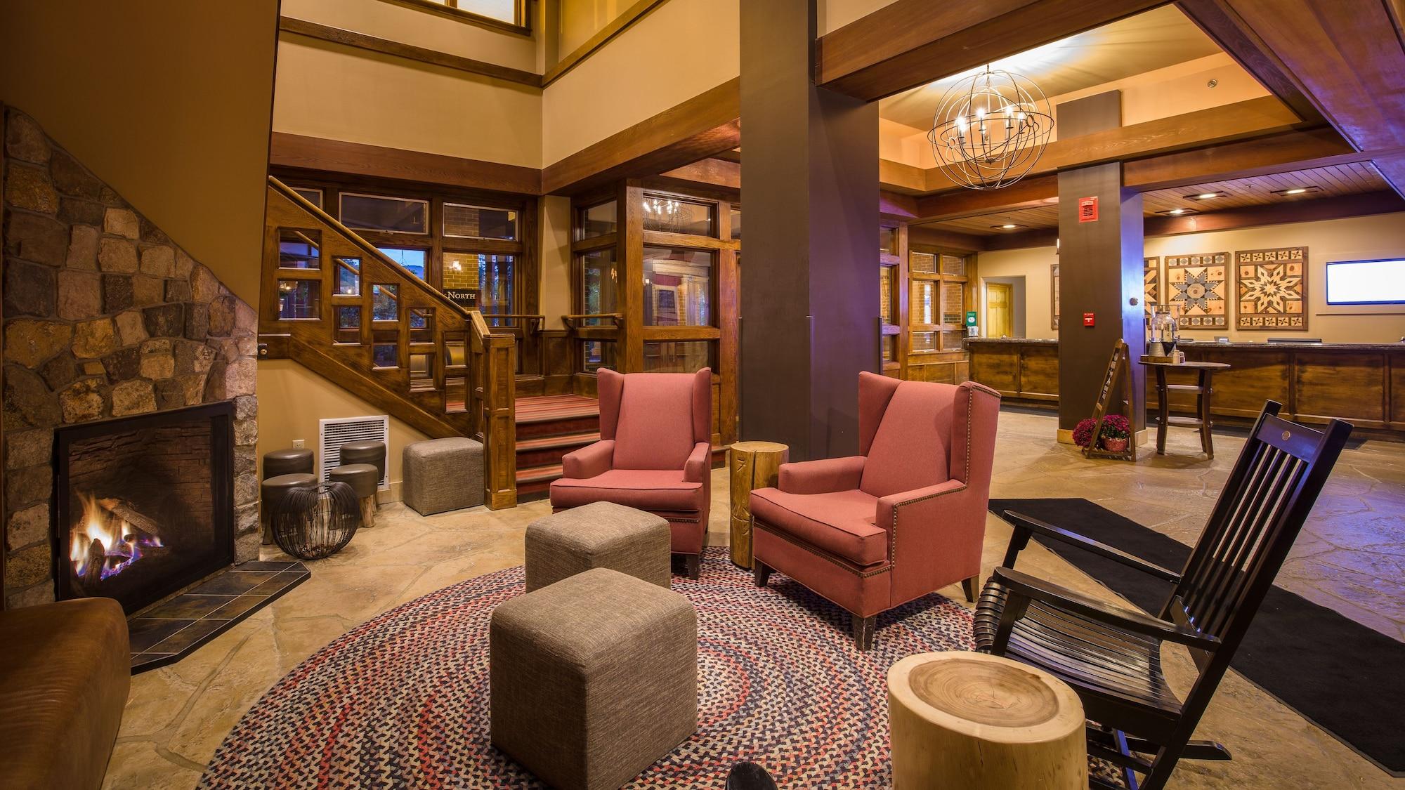 Vista Lobby Sugarloaf Mountain Hotel