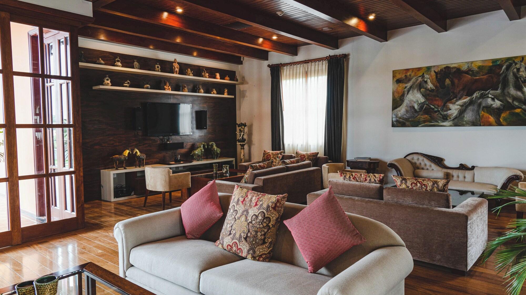 Bar/Salón Hotel & Hacienda La Caravedo