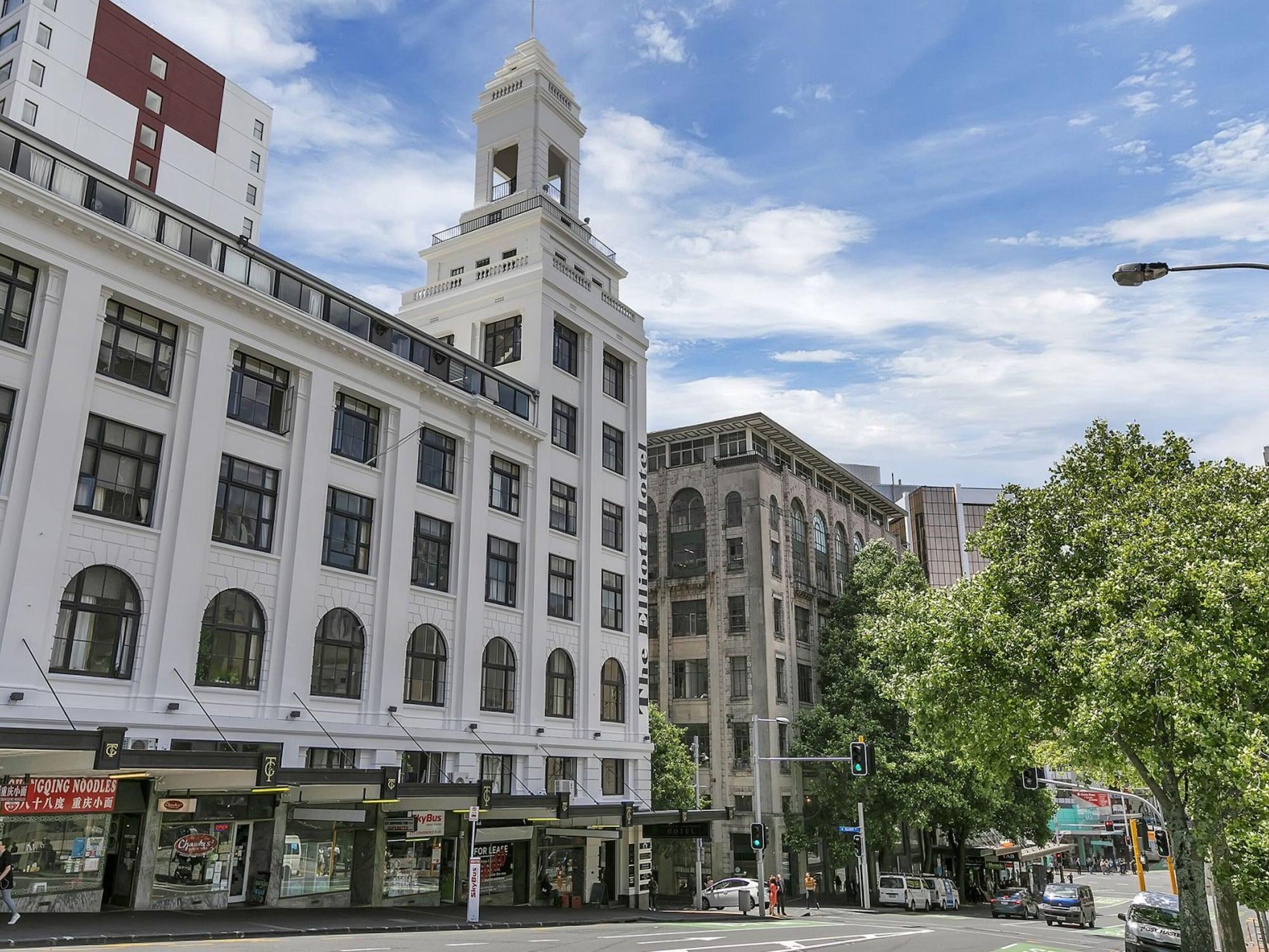 Vista Exterior Attic Backpackers
